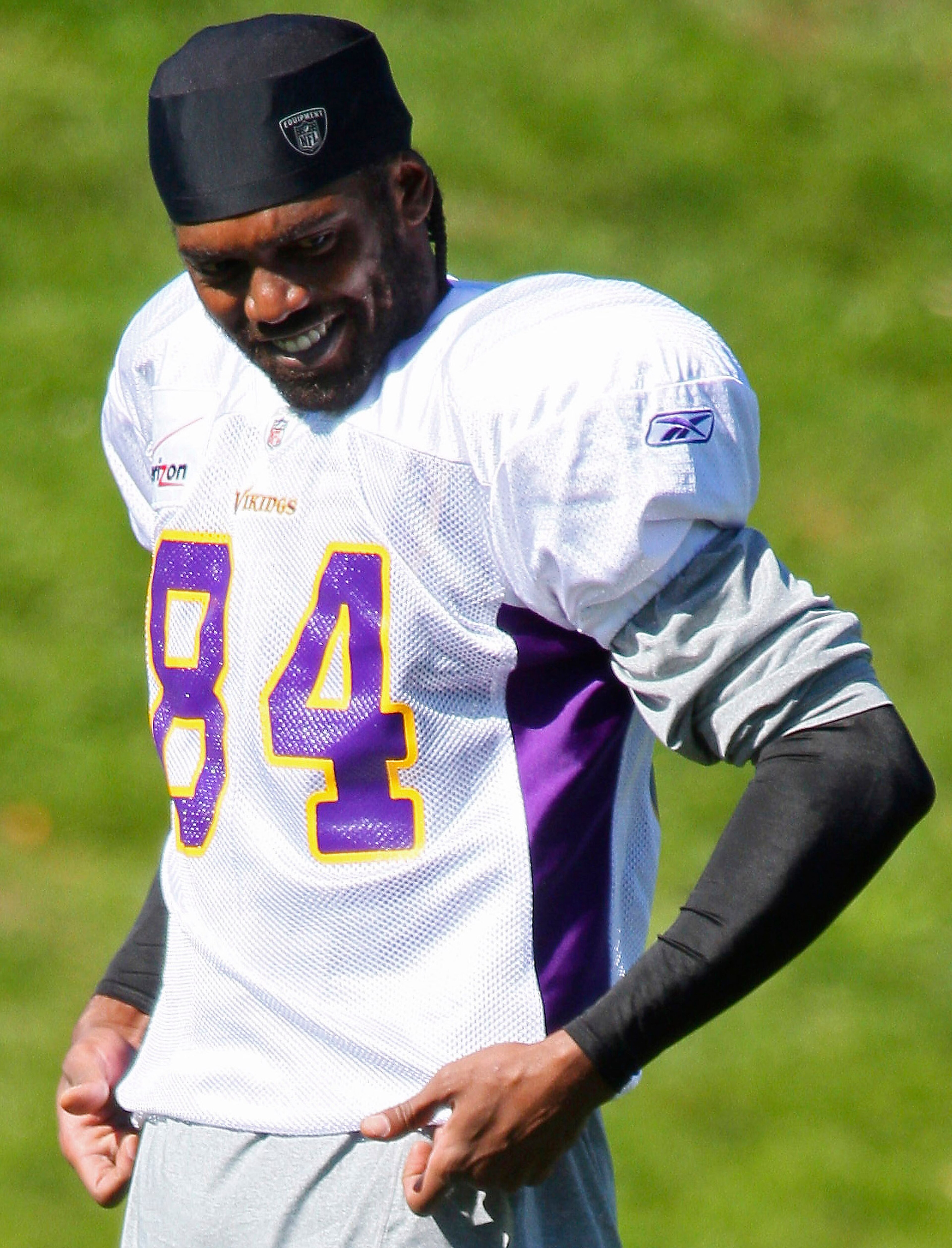 EDEN PRAIRIE, MN - OCTOBER 7:  Wide receiver Randy Moss #84 of the Minnesota Vikings takes his first practice after re-joining the Vikings at Winter Park on October 7, 2010 in Eden Prairie, Minnesota.  (Photo by Adam Bettcher/Getty Images)