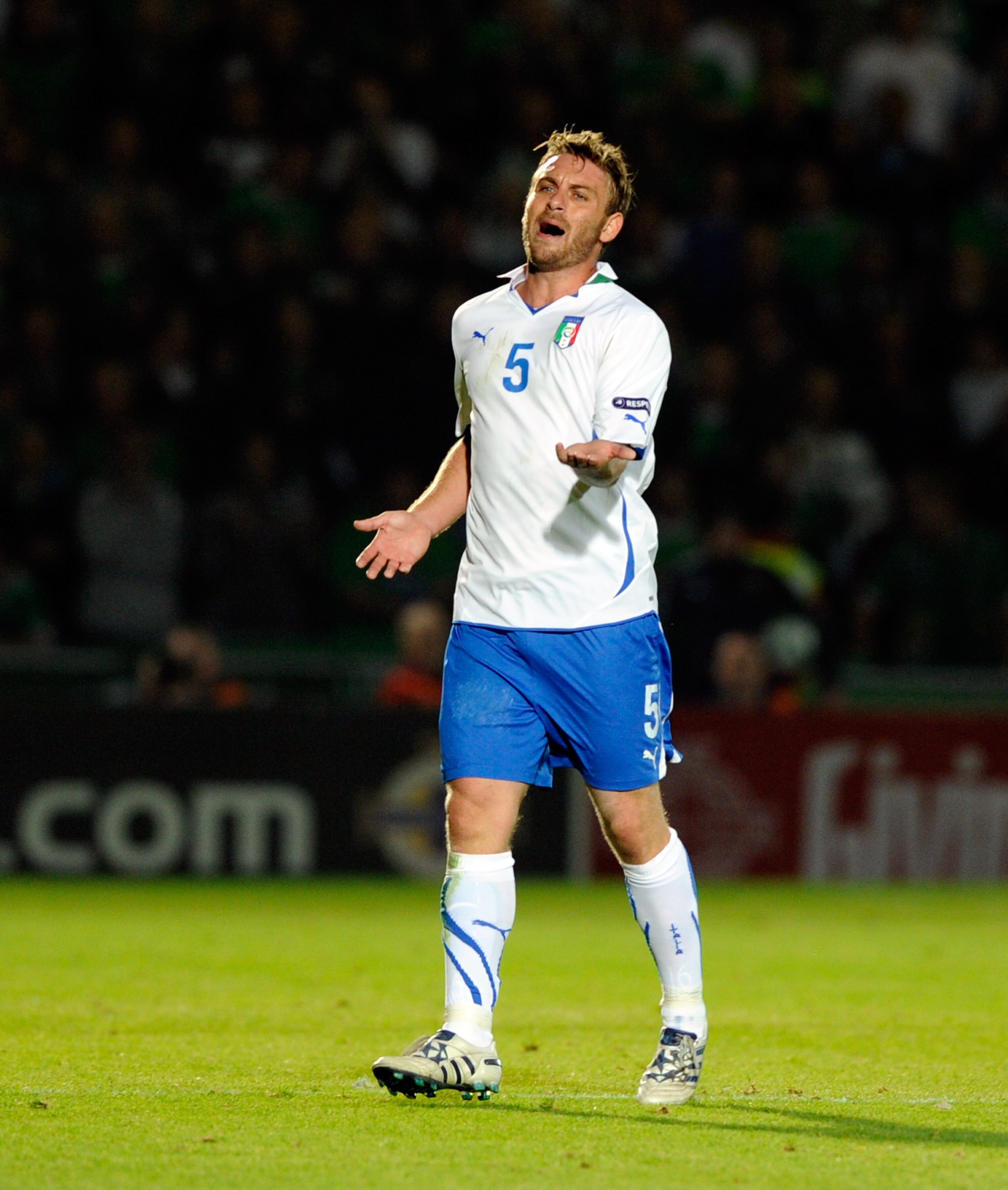 BELFAST, NORTHERN IRELAND - OCTOBER 08:  Daniele De Rossi of Italy reacts during the Euro 2012 group C qualifying match between Northern Ireland and Italy on October 8, 2010 in Belfast, Northern Ireland.  (Photo by Claudio Villa/Getty Images)