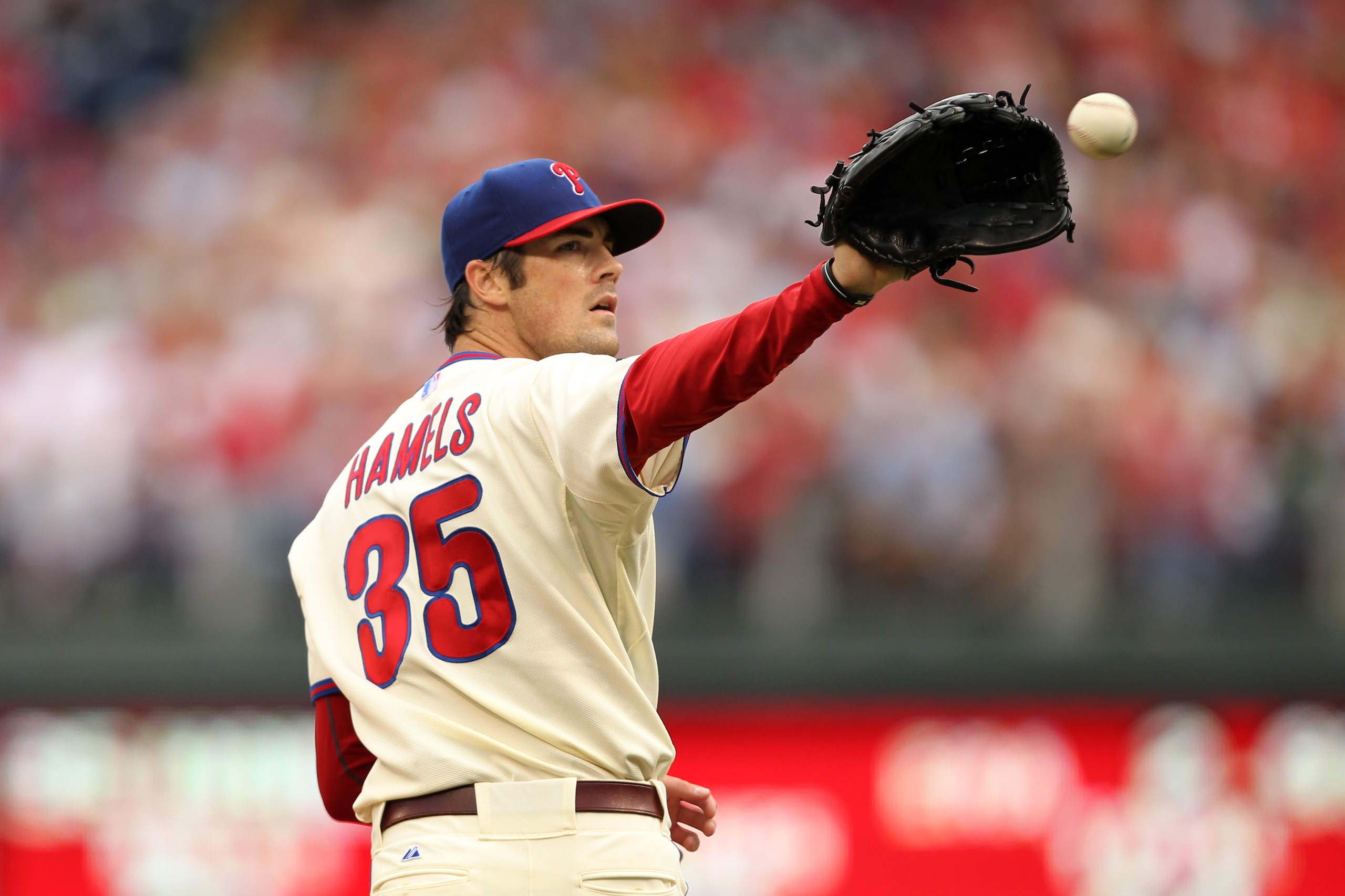 PHILADELPHIA - SEPTEMBER 26: Starting pitcher Cole Hamels #35 of the Philadelphia Phillies catches a throw during a game against the New York Mets at Citizens Bank Park on September 26, 2010 in Philadelphia, Pennsylvania. (Photo by Hunter Martin/Getty Ima