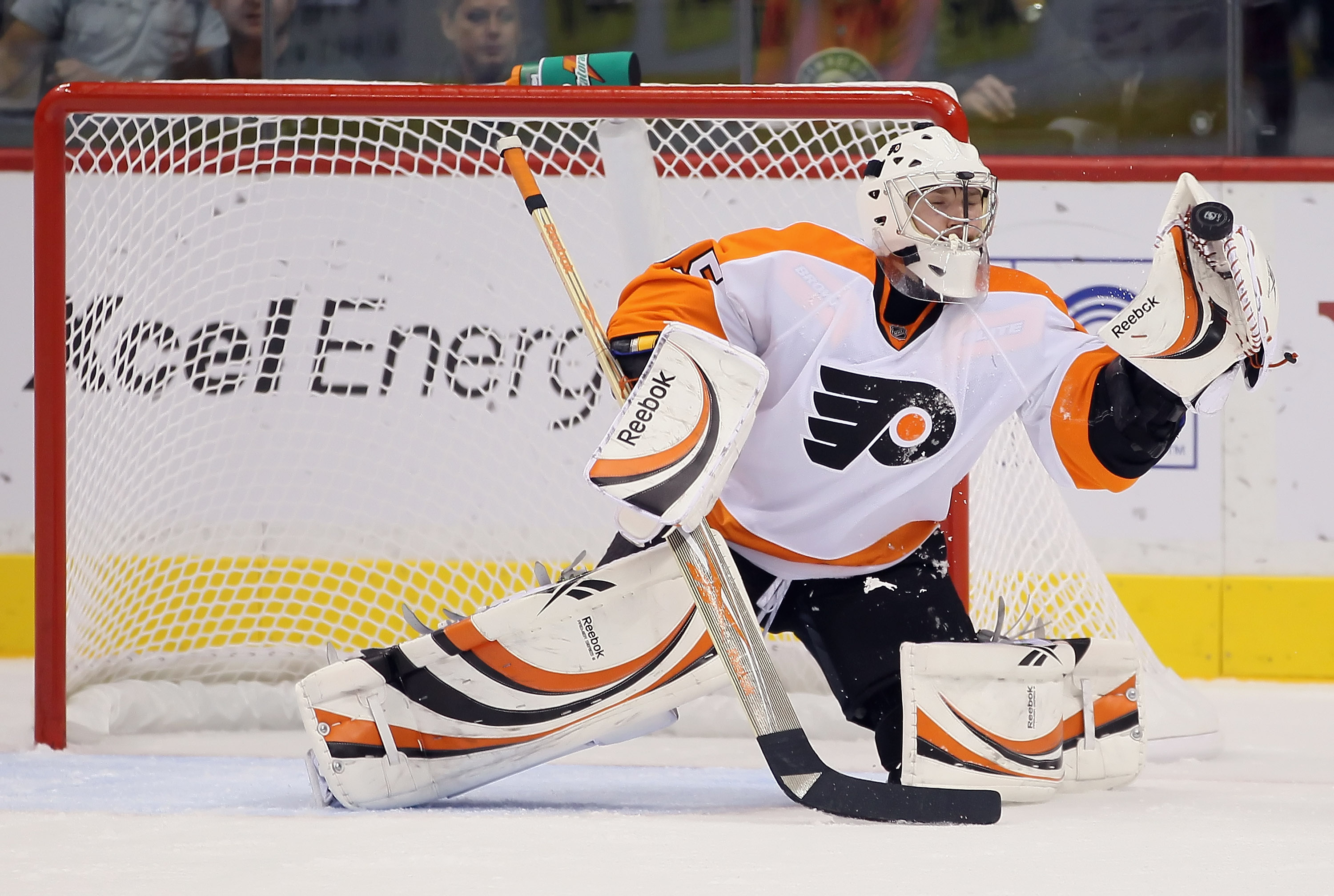 ST PAUL, MN - SEPTEMBER 25:  Goaltender Sergei Bobrovsky #35 of the Philadelphia Flyers makes a save against the Minnesota Wild at Xcel Energy Center on September 25, 2010 in St Paul, Minnesota. The Flyers defeated the Wild 3-2 in a shootout.  (Photo by J