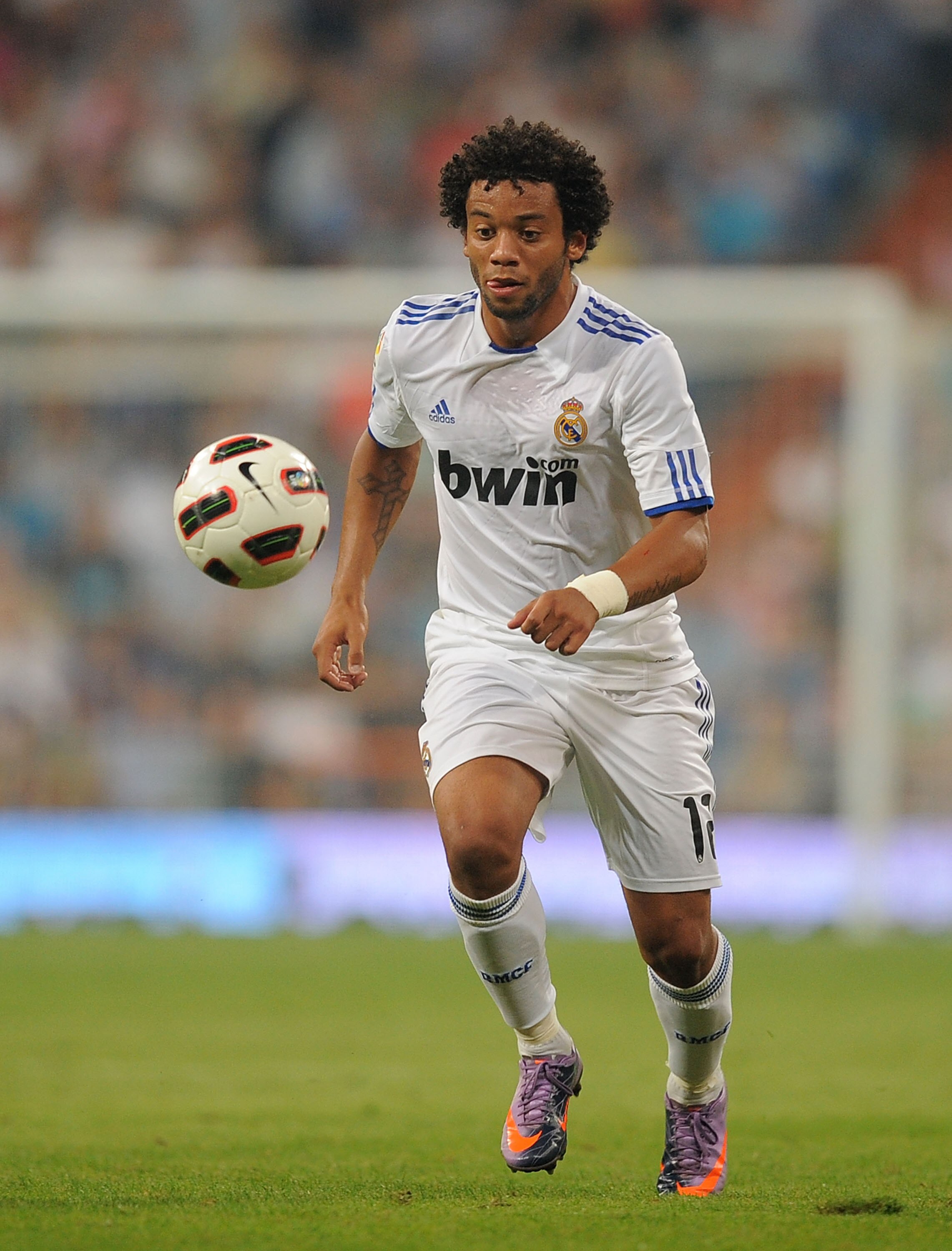 MADRID, SPAIN - SEPTEMBER 11: Marcelo of Real Madrid in action during the La Liga match between Real Madrid and Osasuna at Estadio Santiago Bernabeu on September 11, 2010 in Madrid, Spain.  (Photo by Denis Doyle/Getty Images)