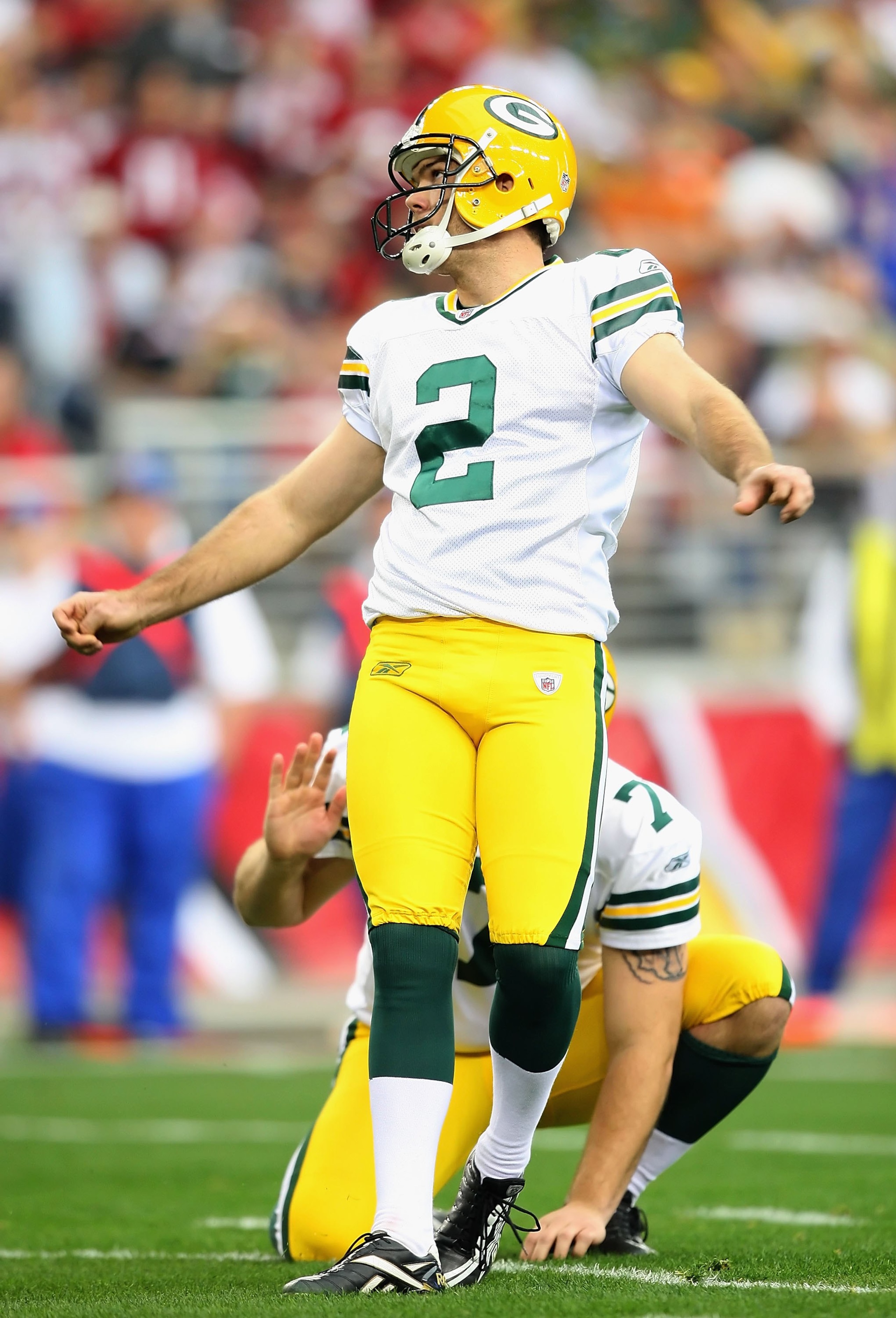 GLENDALE, AZ - JANUARY 03:  Kicker Mason Crosby #2 of the Green Bay Packers attempts a field goal against the Arizona Cardinals during the NFL game at the Universtity of Phoenix Stadium on January 3, 2010 in Glendale, Arizona.  (Photo by Christian Peterse