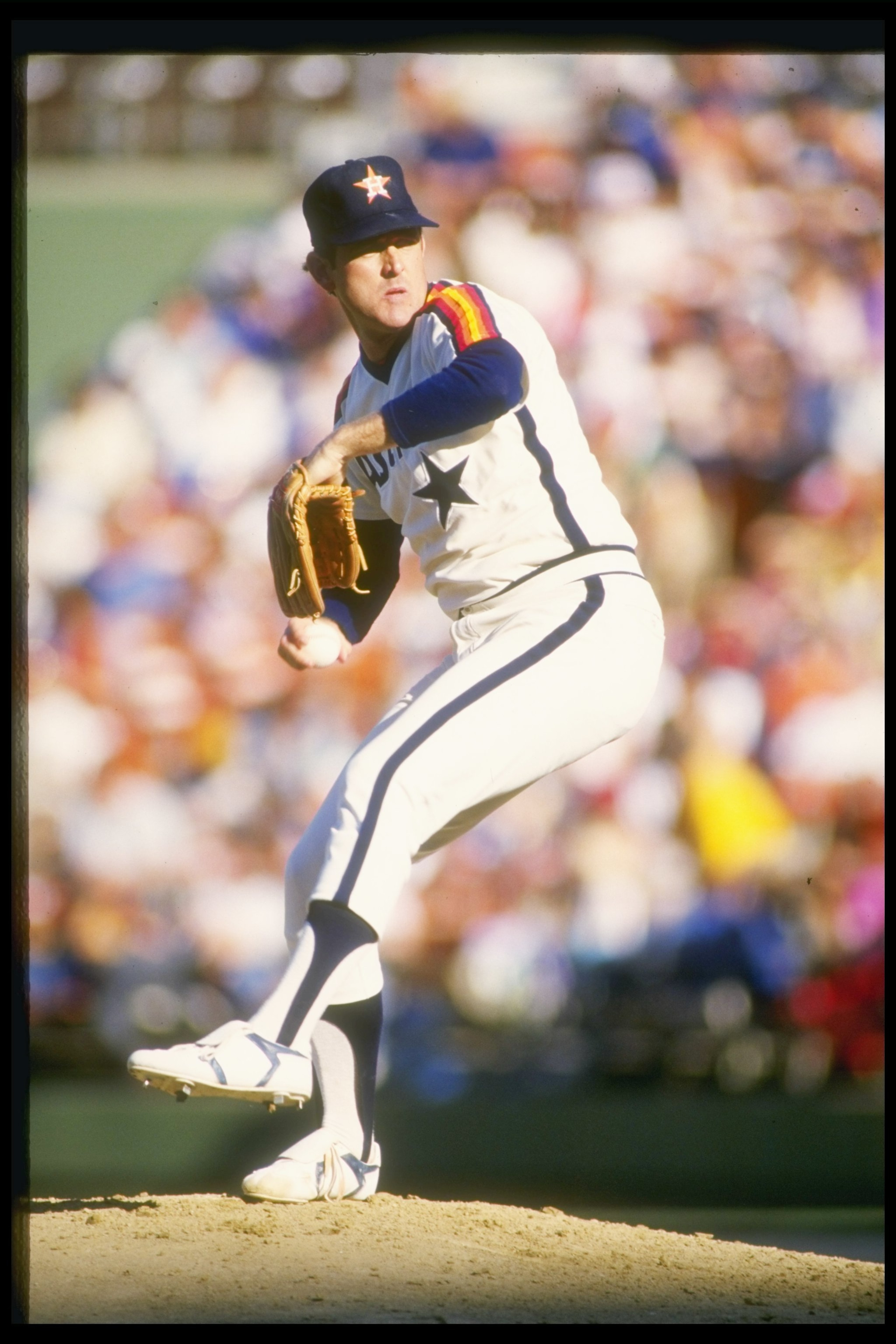 1987:  Pitcher Nolan Ryan of the Houston Astros throws a pitch during a game. Mandatory Credit: Stephen Dunn  /Allsport