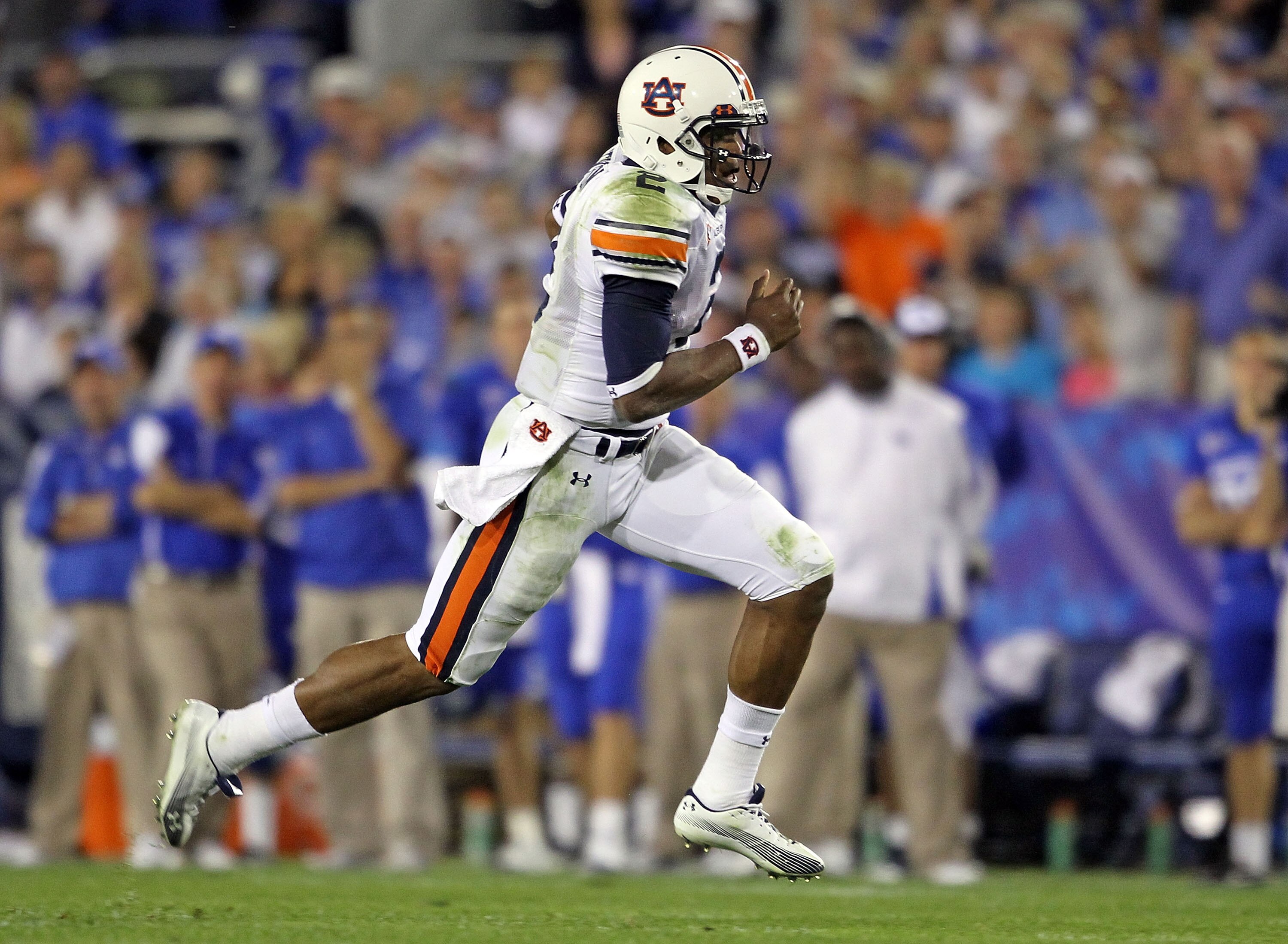 LEXINGTON, KY - OCTOBER 09:  Cam Newton #2 of the Auburn Tigers runs with the ball during the SEC game against the Kentucky Wildcats at Commonwealth Stadium on October 9, 2010 in Lexington, Kentucky.  (Photo by Andy Lyons/Getty Images)