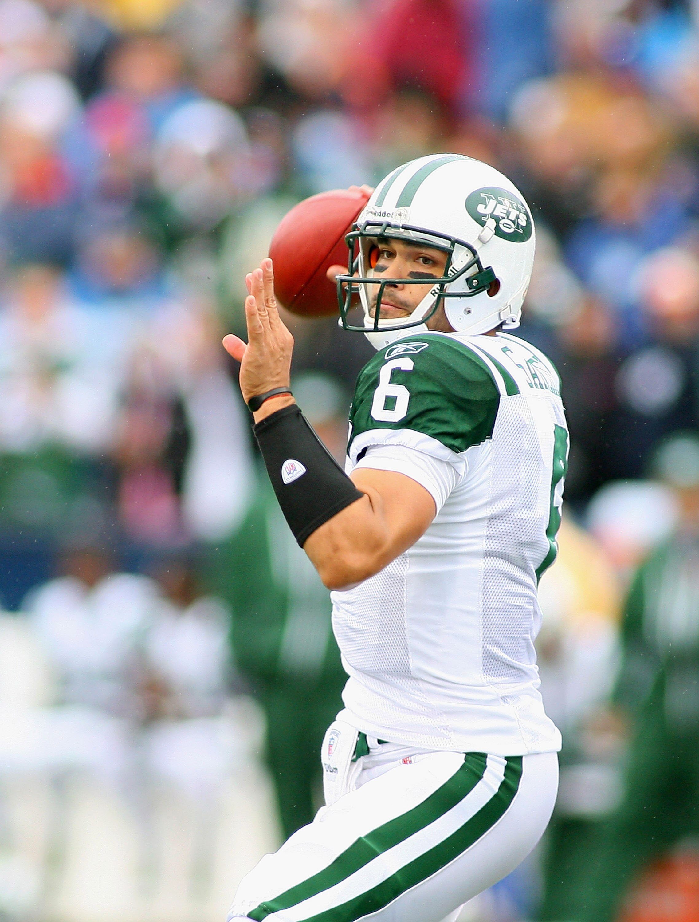 ORCHARD PARK, NY - OCTOBER 03:  Mark Sanchez #6 of the New York Jets readies to throw a pass against the Buffalo Bills at Ralph Wilson Stadium on October 3, 2010 in Orchard Park, New York. The Jets won 38-14.  (Photo by Rick Stewart/Getty Images)