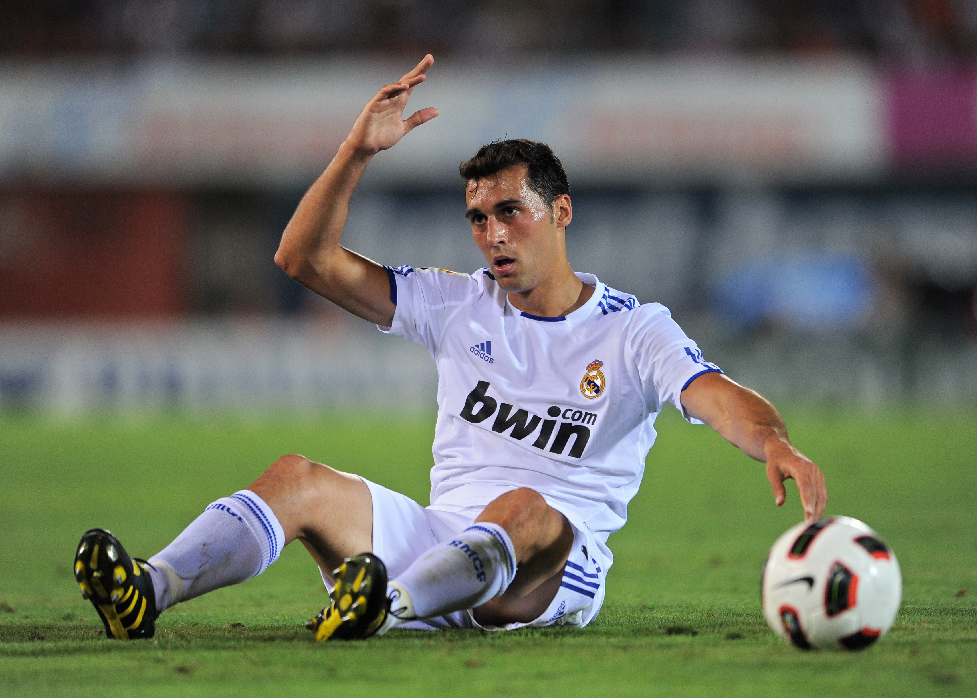 PALMA DE MALLORCA, SPAIN - AUGUST 29:  Alvaro Arbeloa of Real Madrid reacts during the La Liga match between Mallorca and Real Madrid at the ONO Estadio on August 29, 2010 in Palma de Mallorca, Spain. The match ended in a 0-0 draw.  (Photo by Jasper Juine