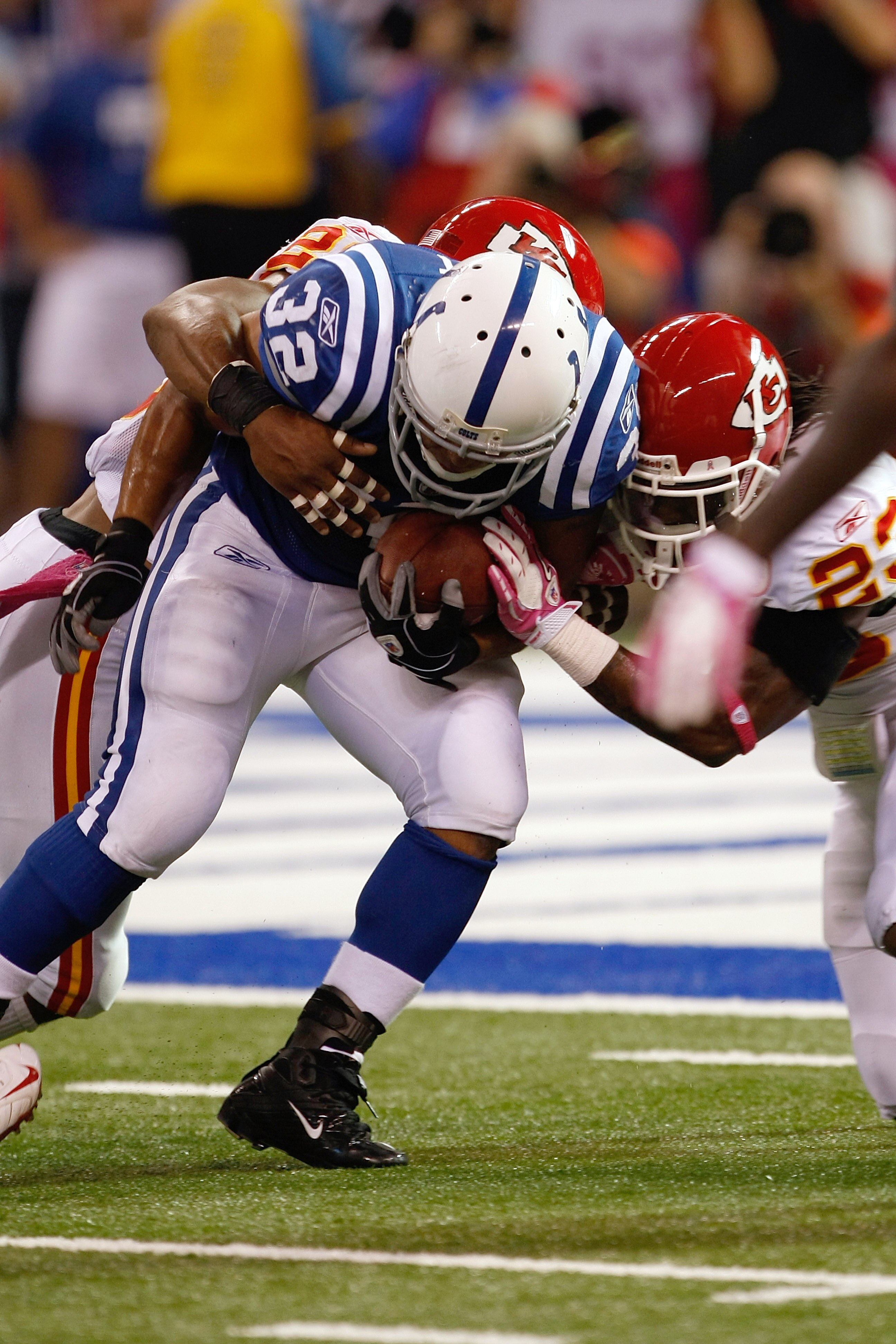 INDIANAPOLIS, IN - OCTOBER 10: Mike Hart #32 of the Indianapolis Colts runs with the football for a touchdown against the Kansas City Chiefs at Lucas Oil Stadium on October 10, 2010 in Indianapolis, Indiana. The Colts defeated the Chiefs 19-9. (Photo by S