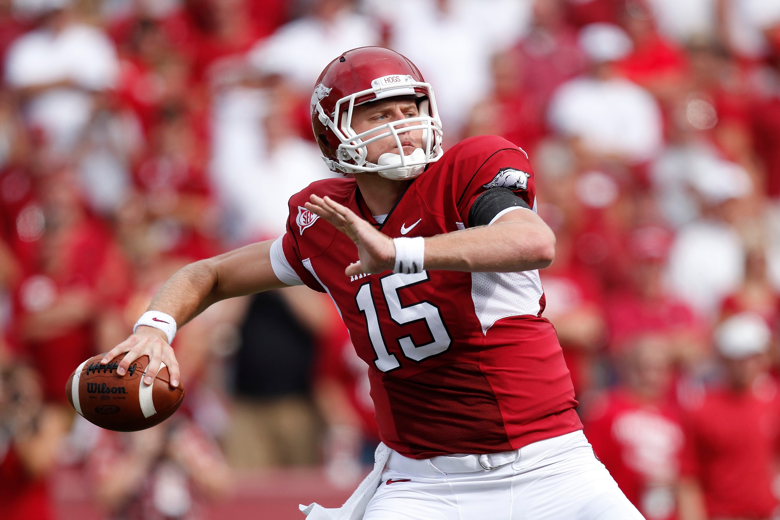 FAYETTEVILLE - SEPTEMBER 25: Ryan Mallett #15 of the Arkansas Razorbacks passes the ball against the Alabama Crimson Tide at Donald W. Reynolds Razorback Stadium on September 25, 2010 in Fayetteville, Arkansas. Alabama won 24-20. (Photo by Joe Robbins/Get FAYETTEVILLE - SEPTEMBER 25: Ryan Mallett #15 of the Arkansas Razorbacks passes the ball against the Alabama Crimson Tide at Donald W. Reynolds Razorback Stadium on September 25, 2010 in Fayetteville, Arkansas. Alabama won 24-20. (Photo by Joe Robbins/Get