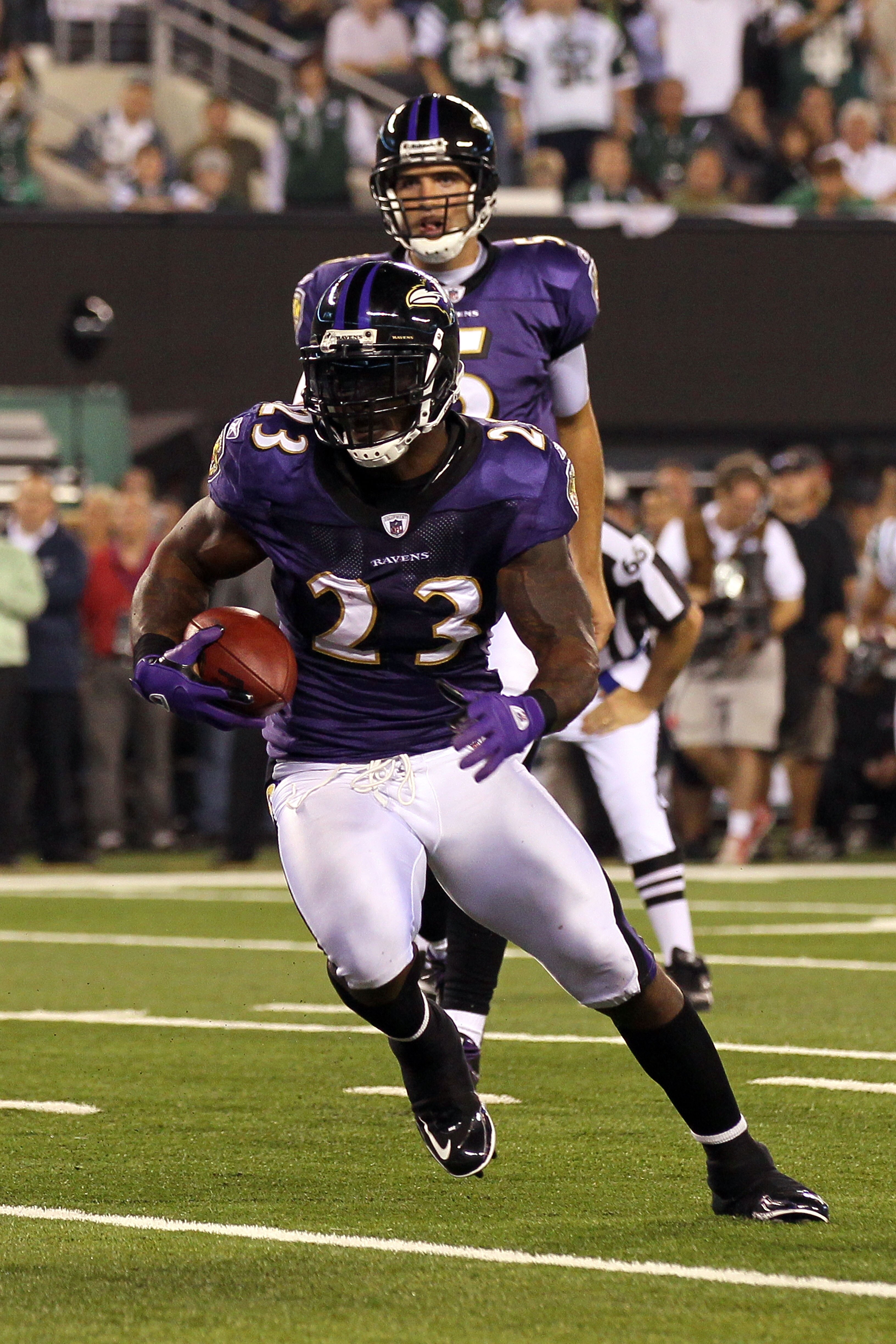 EAST RUTHERFORD, NJ - SEPTEMBER 13:  Willis McGahee #23 of the Baltimore Ravens runs against the New York Jets during their home opener at the New Meadowlands Stadium on September 13, 2010 in East Rutherford, New Jersey.  (Photo by Jim McIsaac/Getty Image