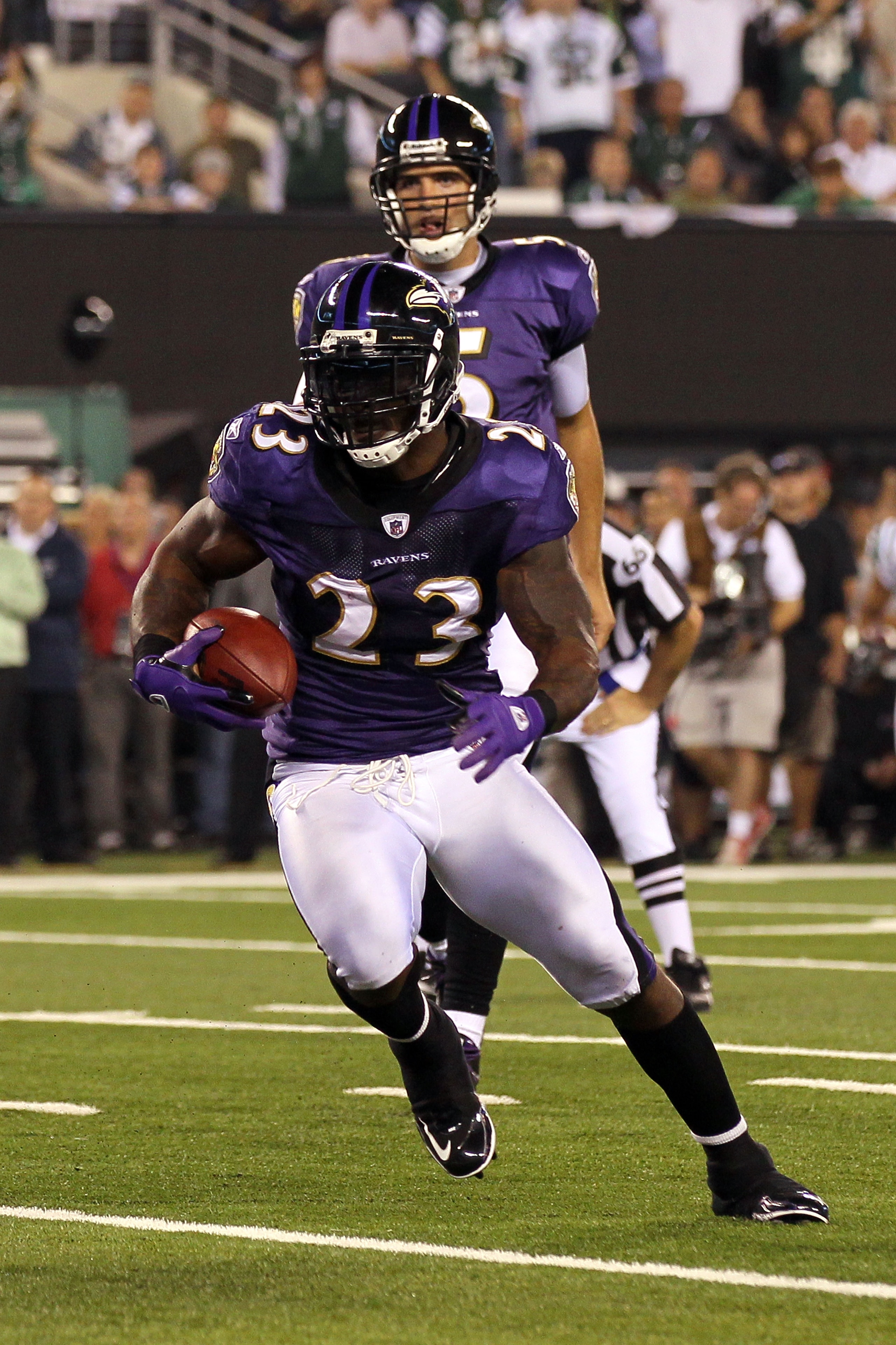 EAST RUTHERFORD, NJ - SEPTEMBER 13:  Willis McGahee #23 of the Baltimore Ravens runs against the New York Jets during their home opener at the New Meadowlands Stadium on September 13, 2010 in East Rutherford, New Jersey.  (Photo by Jim McIsaac/Getty Image