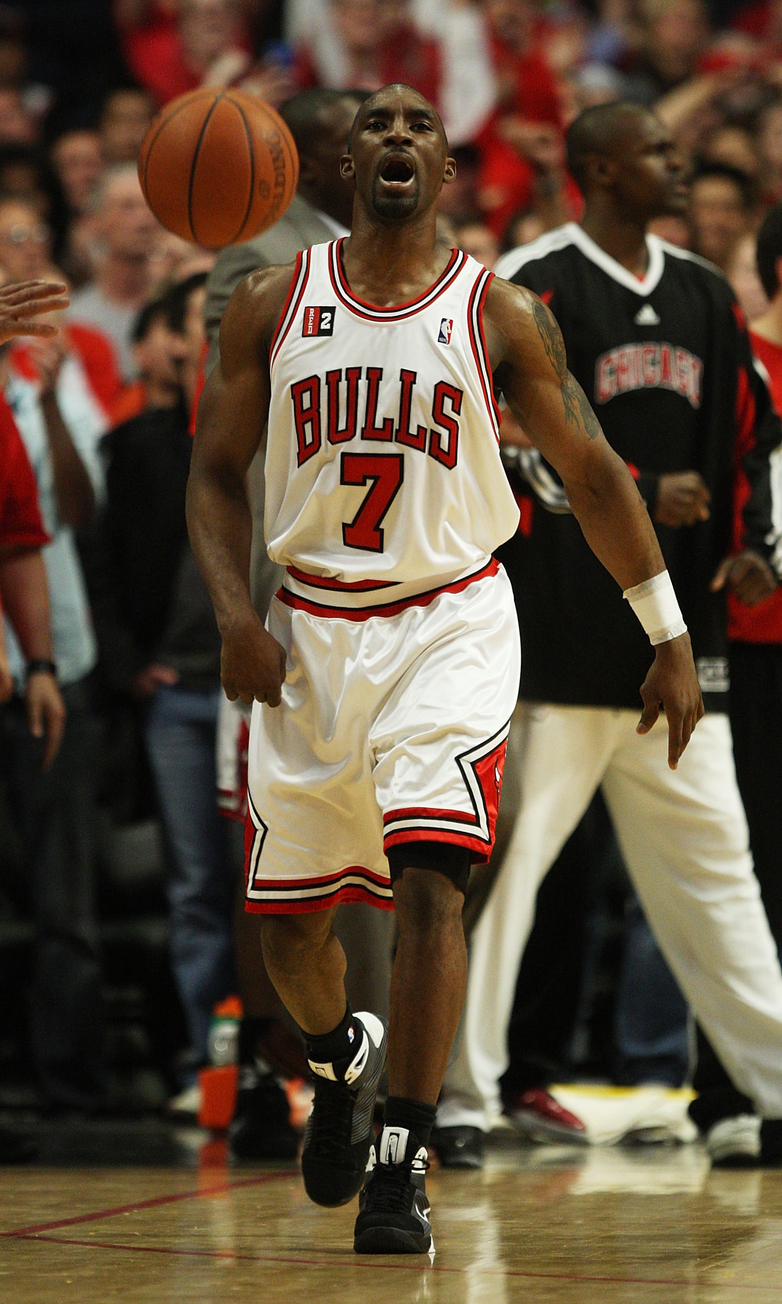 CHICAGO - APRIL 26: Ben Gordon #7 of the Chicago Bulls bounces the ball and celebrates a win over the Boston Celtics in Game Four of the Eastern Conference Quarterfinals during the 2009 NBA Playoffs at the United Center on April 26, 2009 in Chicago, Illin