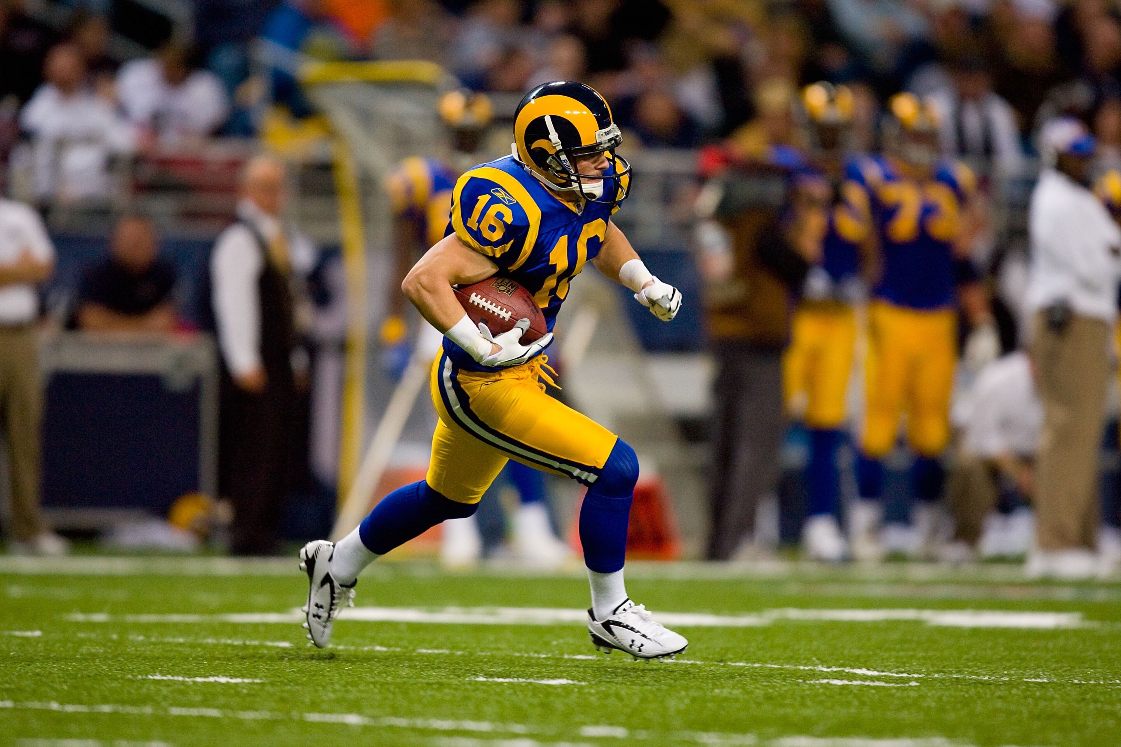 ST. LOUIS - DECEMBER 20:  Danny Amendola #16 of the St. Louis Rams carries the ball during the game against the Houston Texans at Edward Jones Dome on December 20, 2009 in St. Louis, Missouri.  (Photo by Dilip Vishwanat/Getty Images)