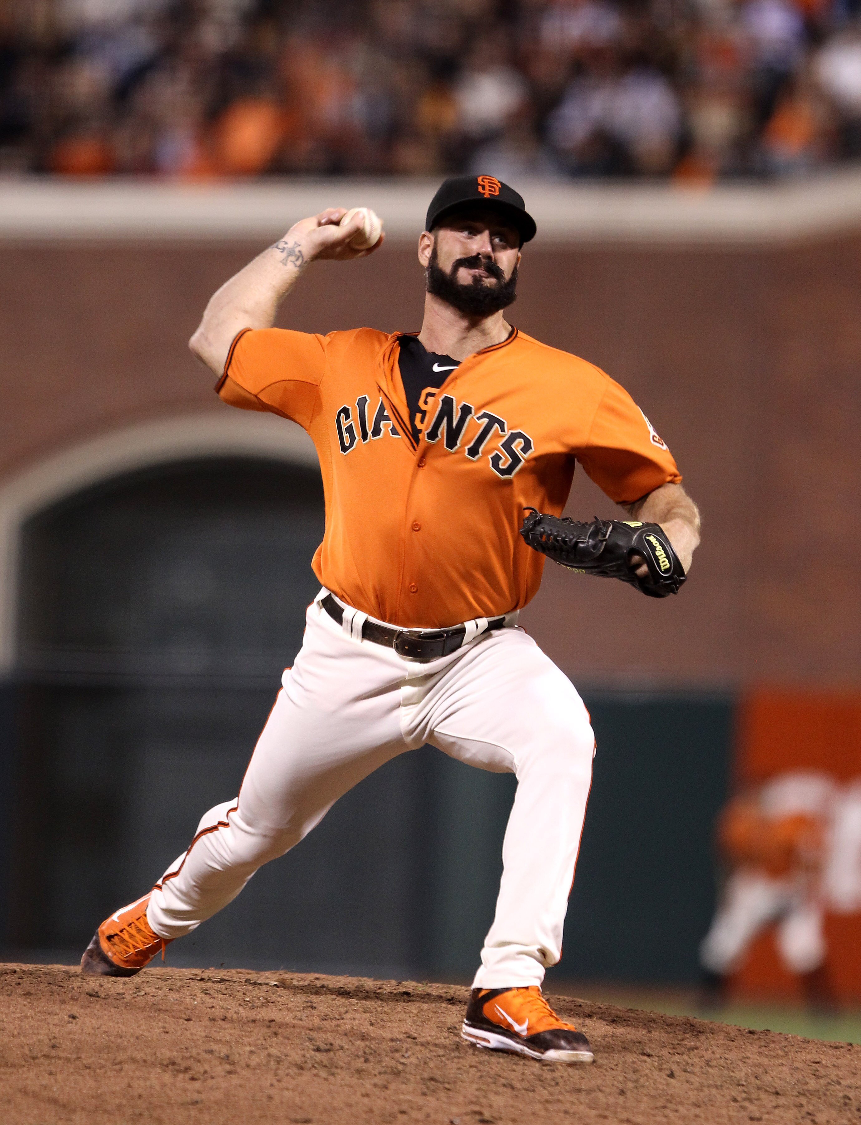 SAN FRANCISCO - OCTOBER 08:  Brian Wilson #38 of the San Francisco Giants pitches against the Atlanta Braves in game 2 of the NLDS at AT&T Park on October 8, 2010 in San Francisco, California.  (Photo by Ezra Shaw/Getty Images)