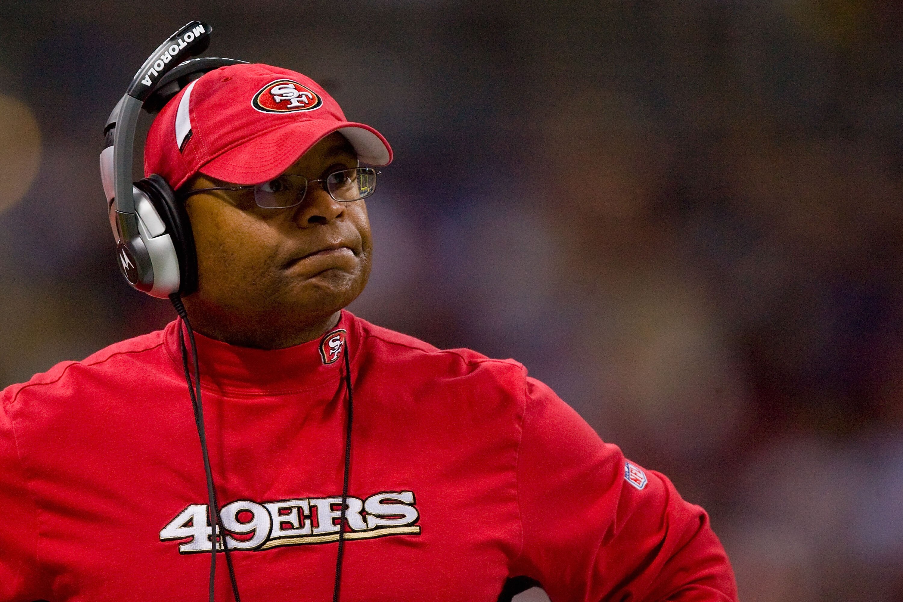 ST. LOUIS - JANUARY 3: Head coach Mike Singletary of the San Francisco 49ers looks on from the sidelines against the St. Louis Rams at the Edward Jones Dome on January 3, 2010 in St. Louis, Missouri.  The 49ers beat the Rams 28-6.  (Photo by Dilip Vishwan