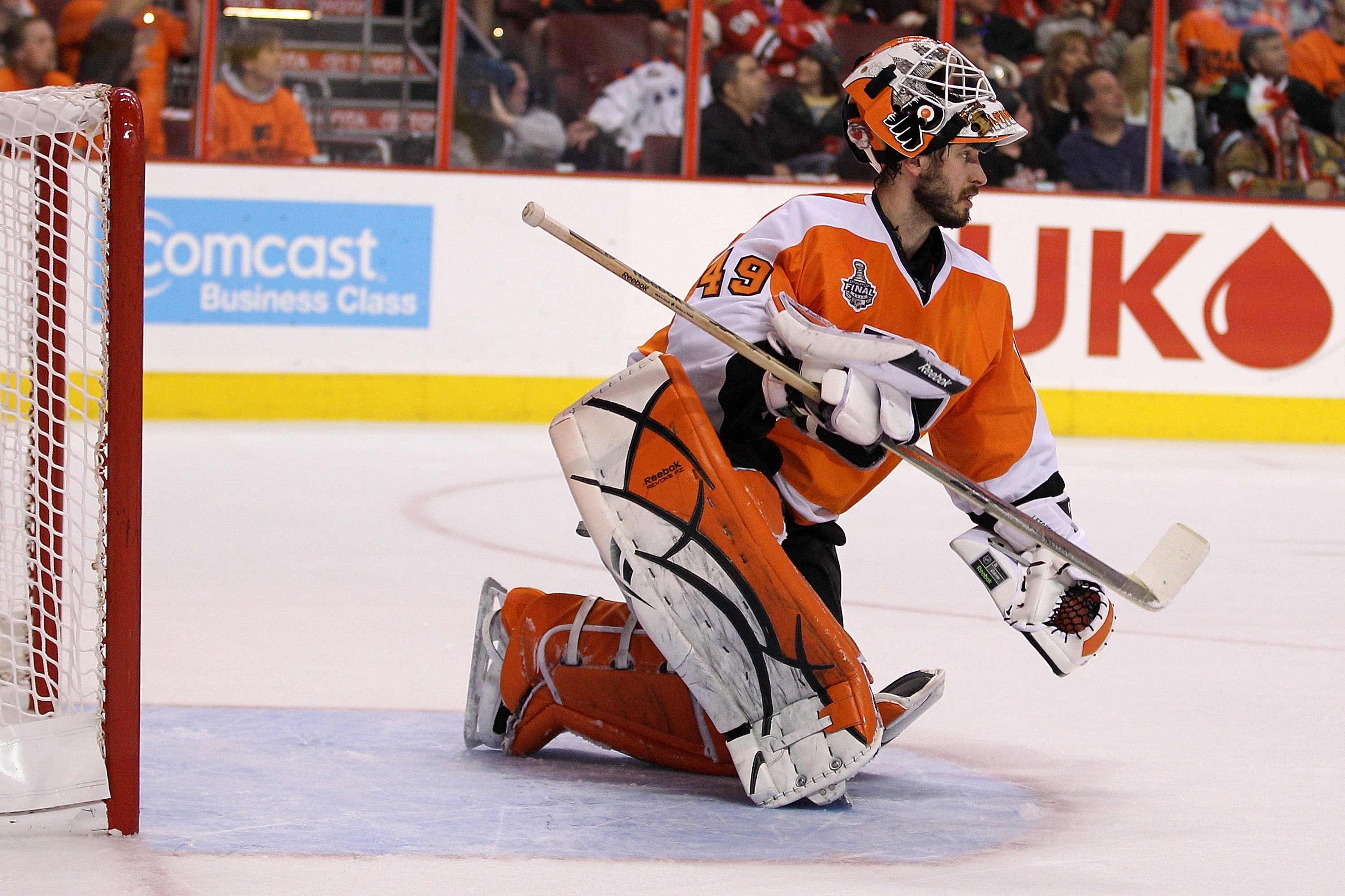 PHILADELPHIA - JUNE 09:  Michael Leighton #49 of the Philadelphia Flyers minds the net against the Chicago Blackhawks in Game Six of the 2010 NHL Stanley Cup Final at the Wachovia Center on June 9, 2010 in Philadelphia, Pennsylvania.  (Photo by Bruce Benn