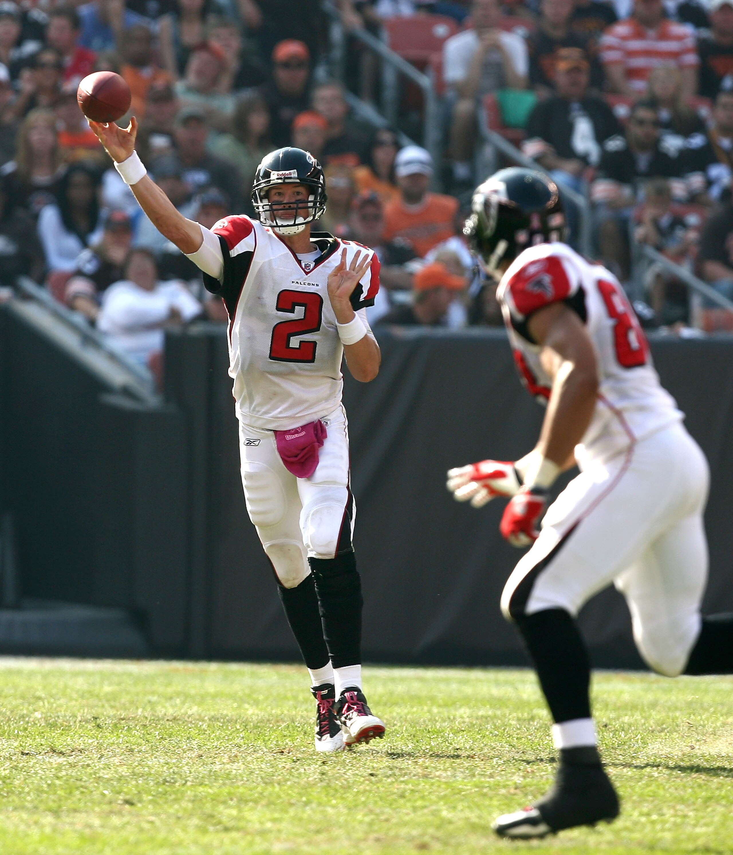 CLEVELAND - OCTOBER 10:  Quarterback Matt Ryan #2 of the Atlanta Falcons throws to tight end Tony Gonzalez #88 against the Cleveland Browns at Cleveland Browns Stadium on October 10, 2010 in Cleveland, Ohio.  (Photo by Matt Sullivan/Getty Images)