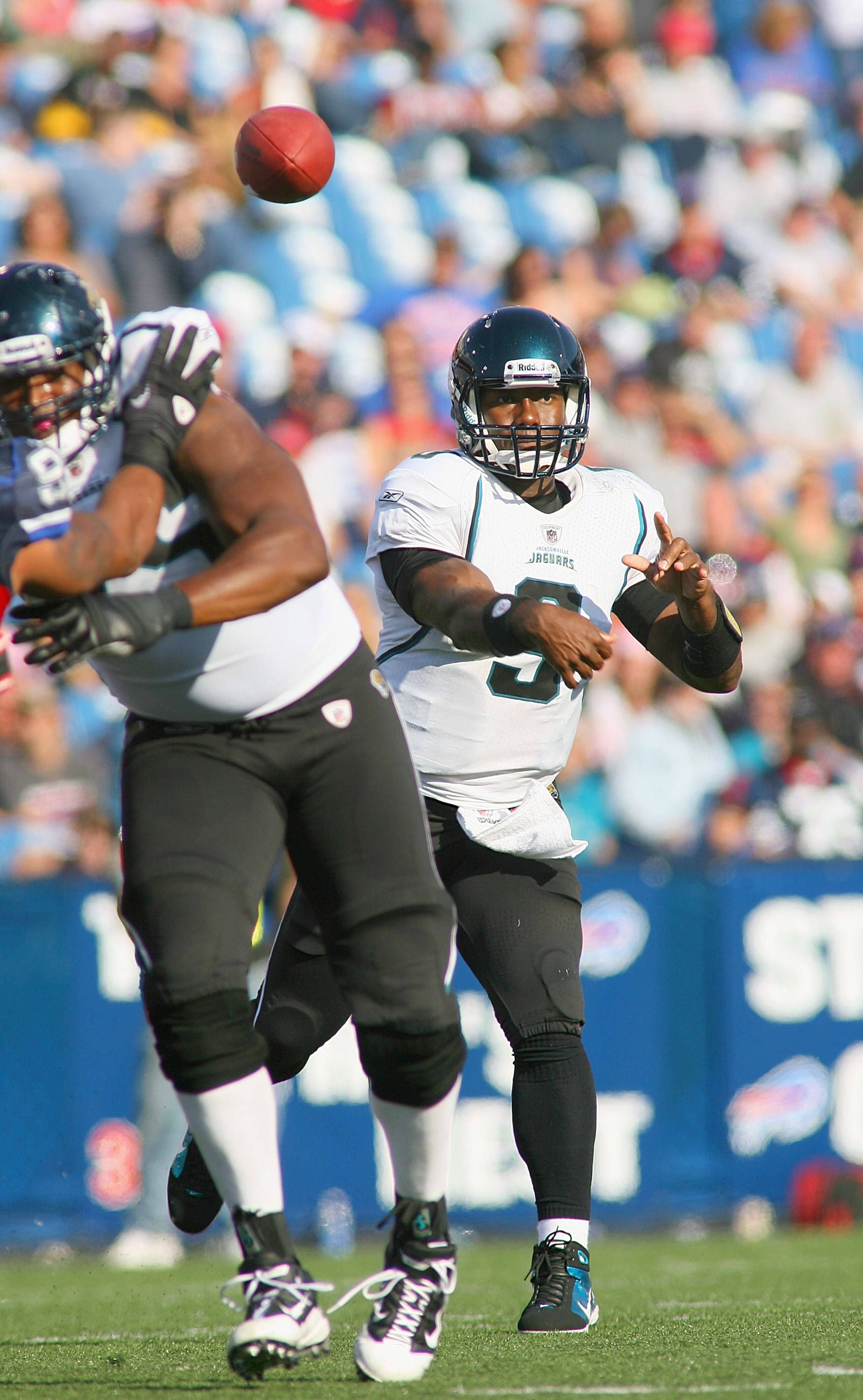ORCHARD PARK, NY - OCTOBER 10: David Garrard #9 of the Jacksonville Jaguars passes against the Buffalo Bills   at Ralph Wilson Stadium on October 10, 2010 in Orchard Park, New York. Jacksonville won 36-26.  (Photo by Rick Stewart/Getty Images)