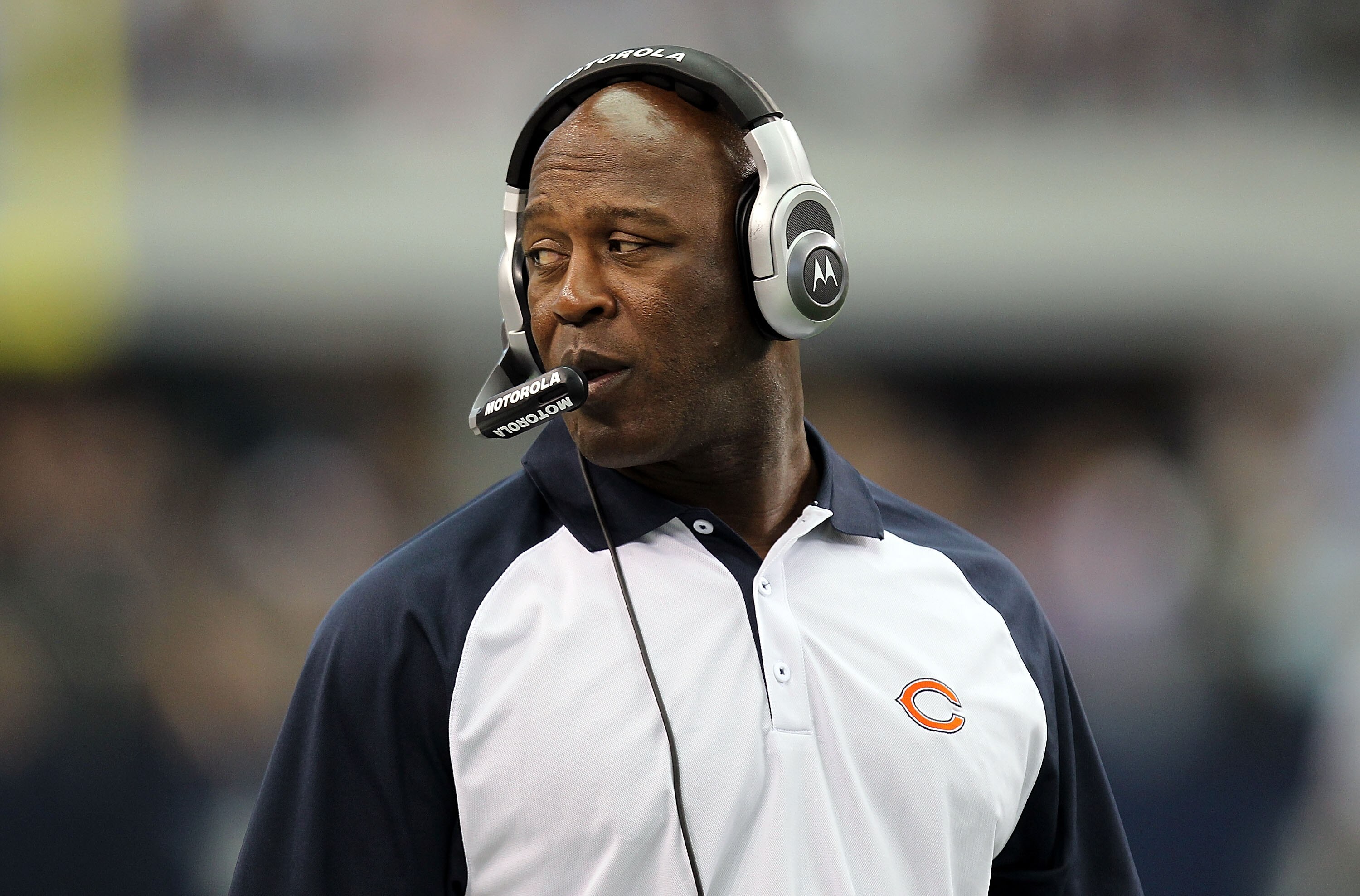 ARLINGTON, TX - SEPTEMBER 19:  Head coach Lovie Smith of the Chicago Bears during play against the Dallas Cowboys at Cowboys Stadium on September 19, 2010 in Arlington, Texas.  (Photo by Ronald Martinez/Getty Images)