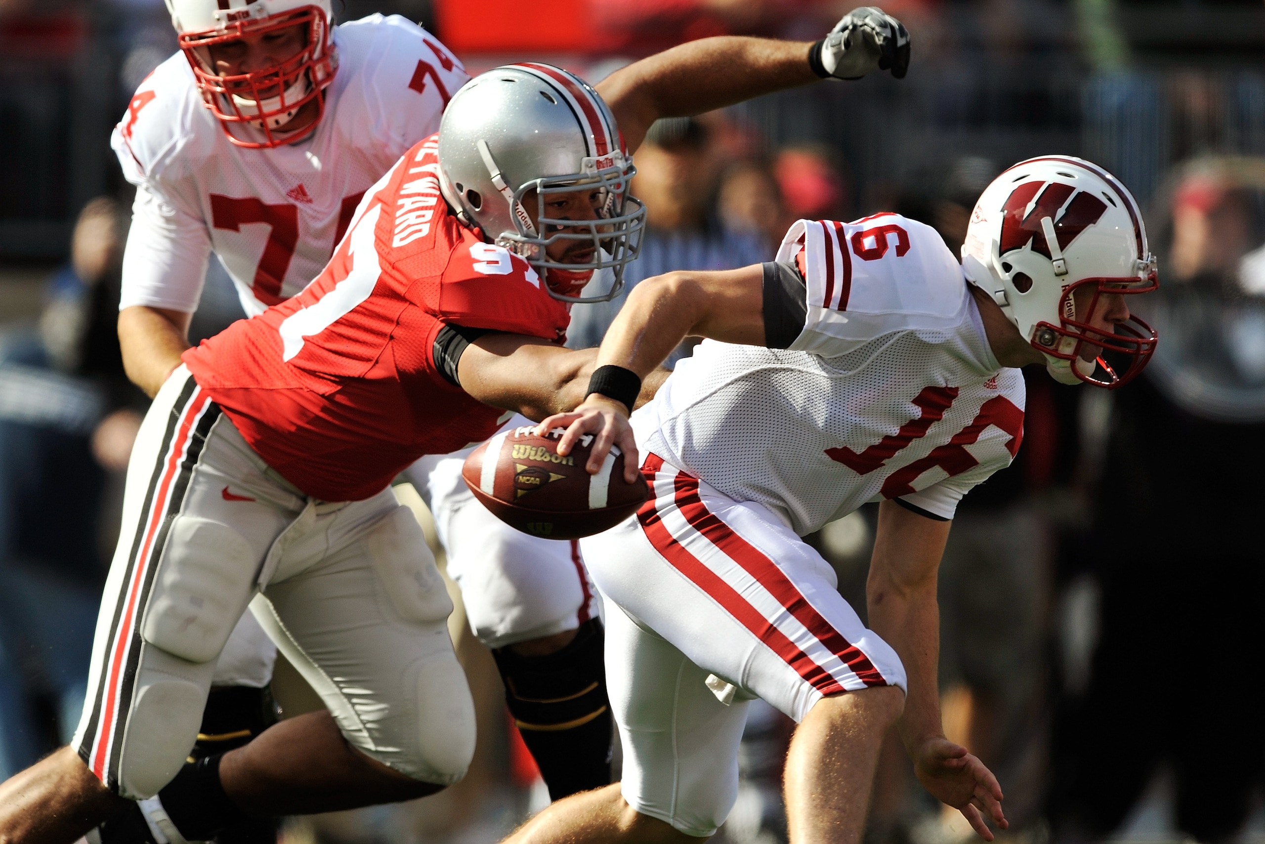 COLUMBUS, OH - OCTOBER 10: Cameron Heyward #97 of the Ohio State Buckeyes applies pressure to quarterback Scott Tolzien #16 of the Wisconsin Badgers at Ohio Stadium on October 10, 2009 in Columbus, Ohio. (Photo by Jamie Sabau/Getty Images) COLUMBUS, OH - OCTOBER 10: Cameron Heyward #97 of the Ohio State Buckeyes applies pressure to quarterback Scott Tolzien #16 of the Wisconsin Badgers at Ohio Stadium on October 10, 2009 in Columbus, Ohio. (Photo by Jamie Sabau/Getty Images)