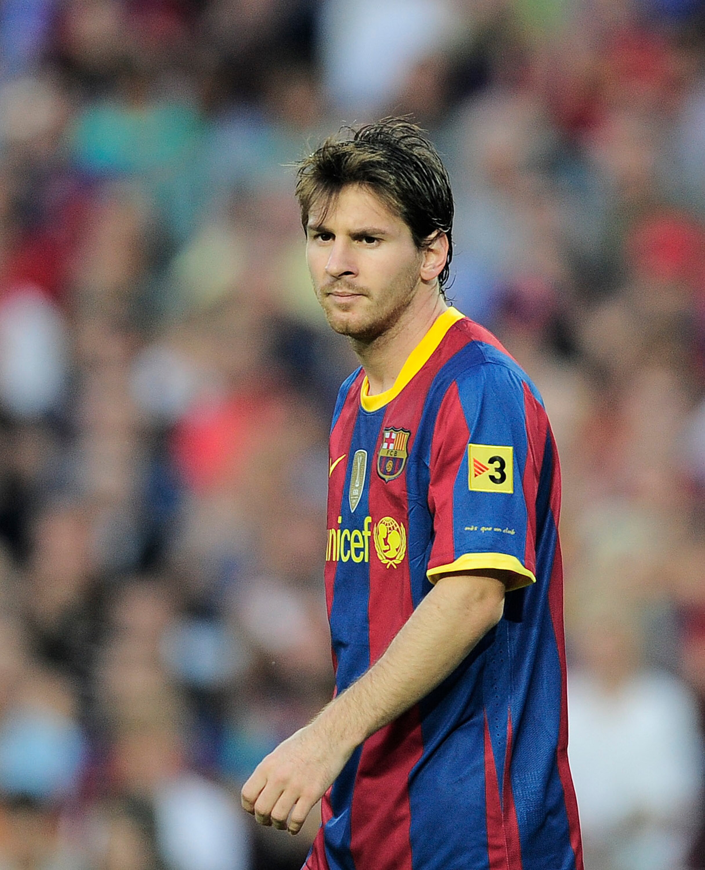 BARCELONA, SPAIN - OCTOBER 03:  Lionel Messi of Barcelona looks on during the La Liga match between Barcelona and Mallorca at the Camp Nou stadium on October 3, 2010 in Barcelona, Spain. The match ended 1-1 draw.  (Photo by David Ramos/Getty Images)
