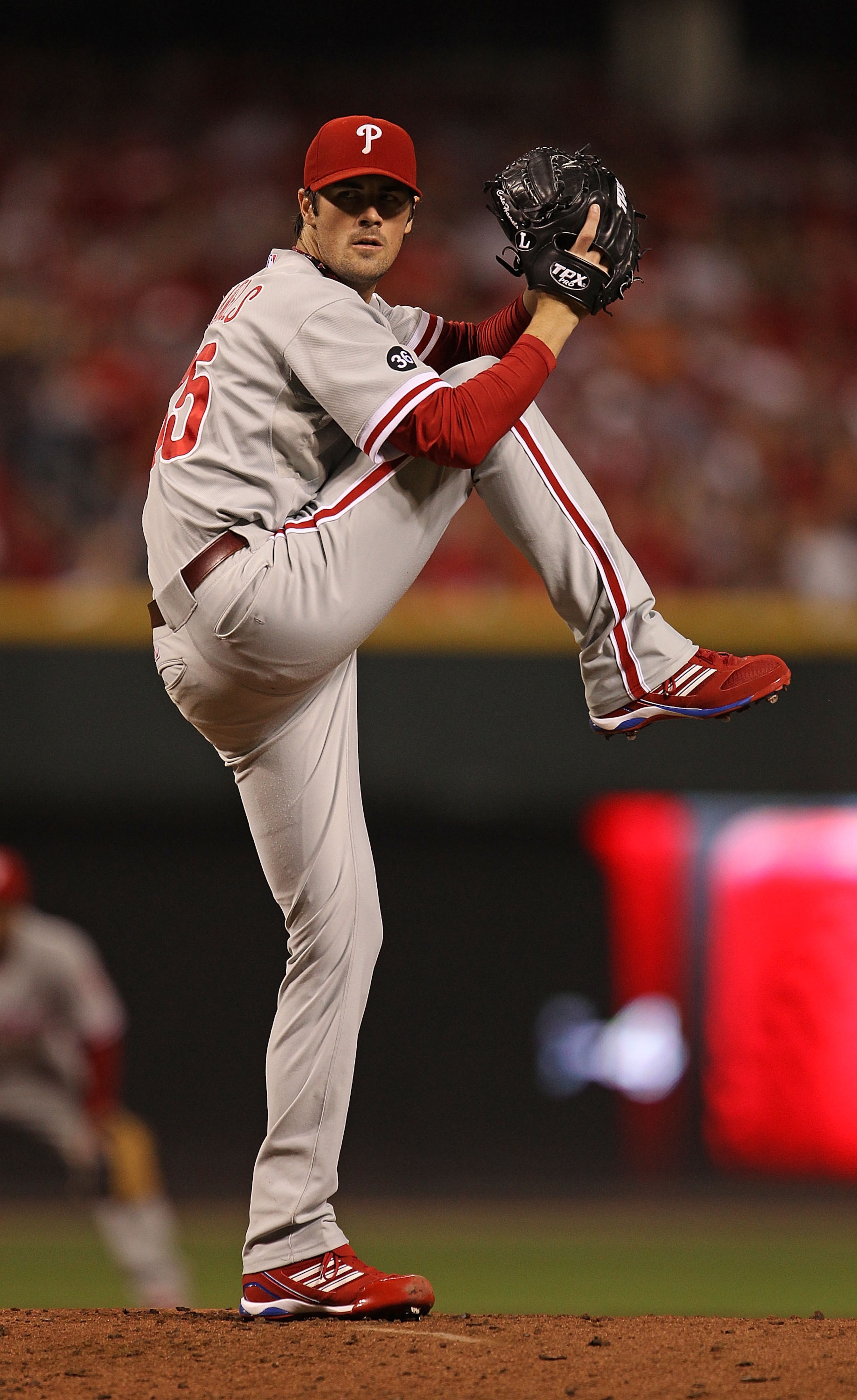 CINCINNATI - OCTOBER 10: Cole Hamels #35 of the Philadelphia Phillies delivers the ball against the Cincinnati Reds on his way to a complete game shut-out during game 3 of the NLDS at Great American Ball Park on October 10, 2010 in Cincinnati, Ohio. The P