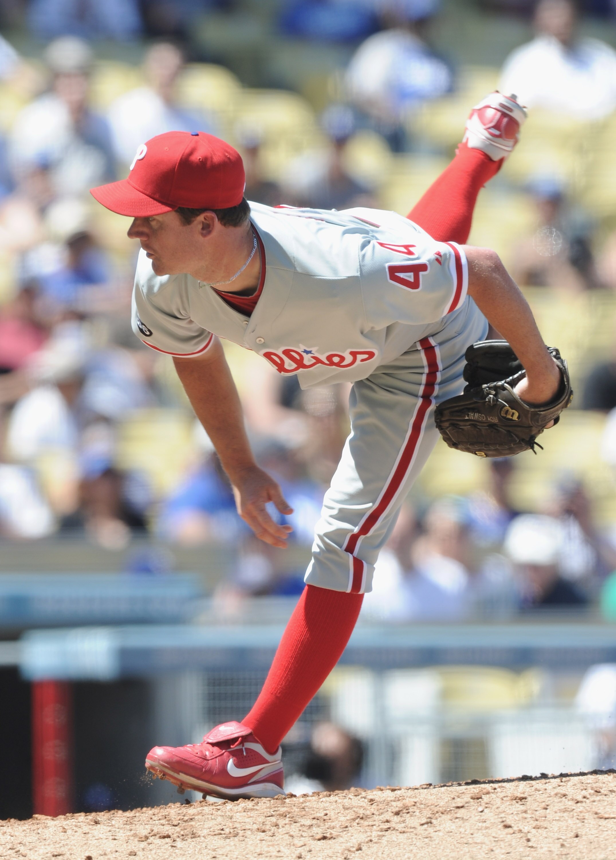 LOS ANGELES, CA - SEPTEMBER 01:  Roy Oswalt #44 of the Philadelphia Phillies pitches against the Los Angeles Dodgers during the fifth inning at Dodger Stadium on September 1, 2010 in Los Angeles, California.  (Photo by Harry How/Getty Images)