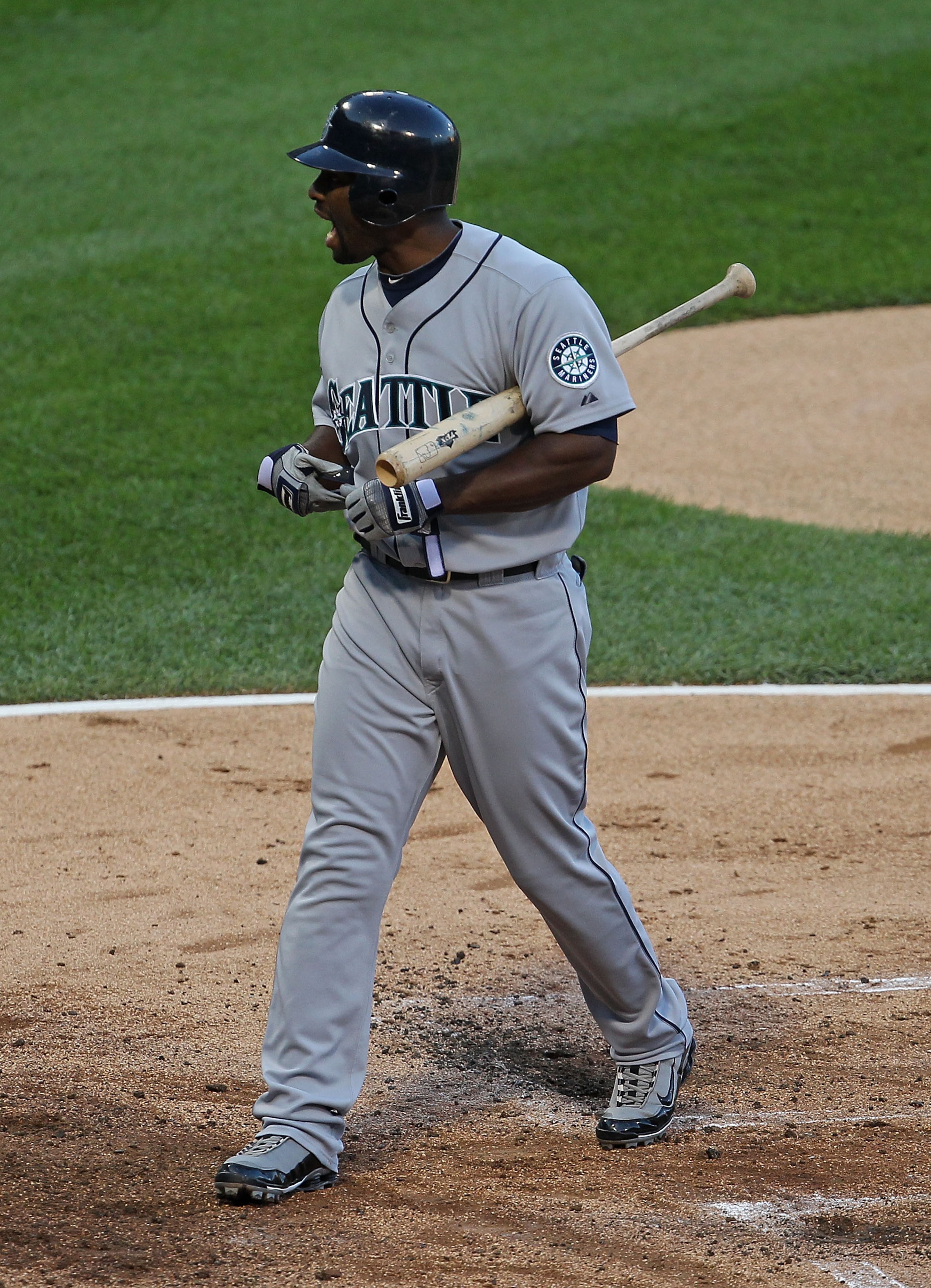 CHICAGO - JULY 26: Milton Bradley #15 of the Seattle Mariners yells at the umpire after being called out on strikes against the Chicago White Sox at U.S. Cellular Field on July 26, 2010 in Chicago, Illinois. (Photo by Jonathan Daniel/Getty Images) CHICAGO - JULY 26: Milton Bradley #15 of the Seattle Mariners yells at the umpire after being called out on strikes against the Chicago White Sox at U.S. Cellular Field on July 26, 2010 in Chicago, Illinois. (Photo by Jonathan Daniel/Getty Images)