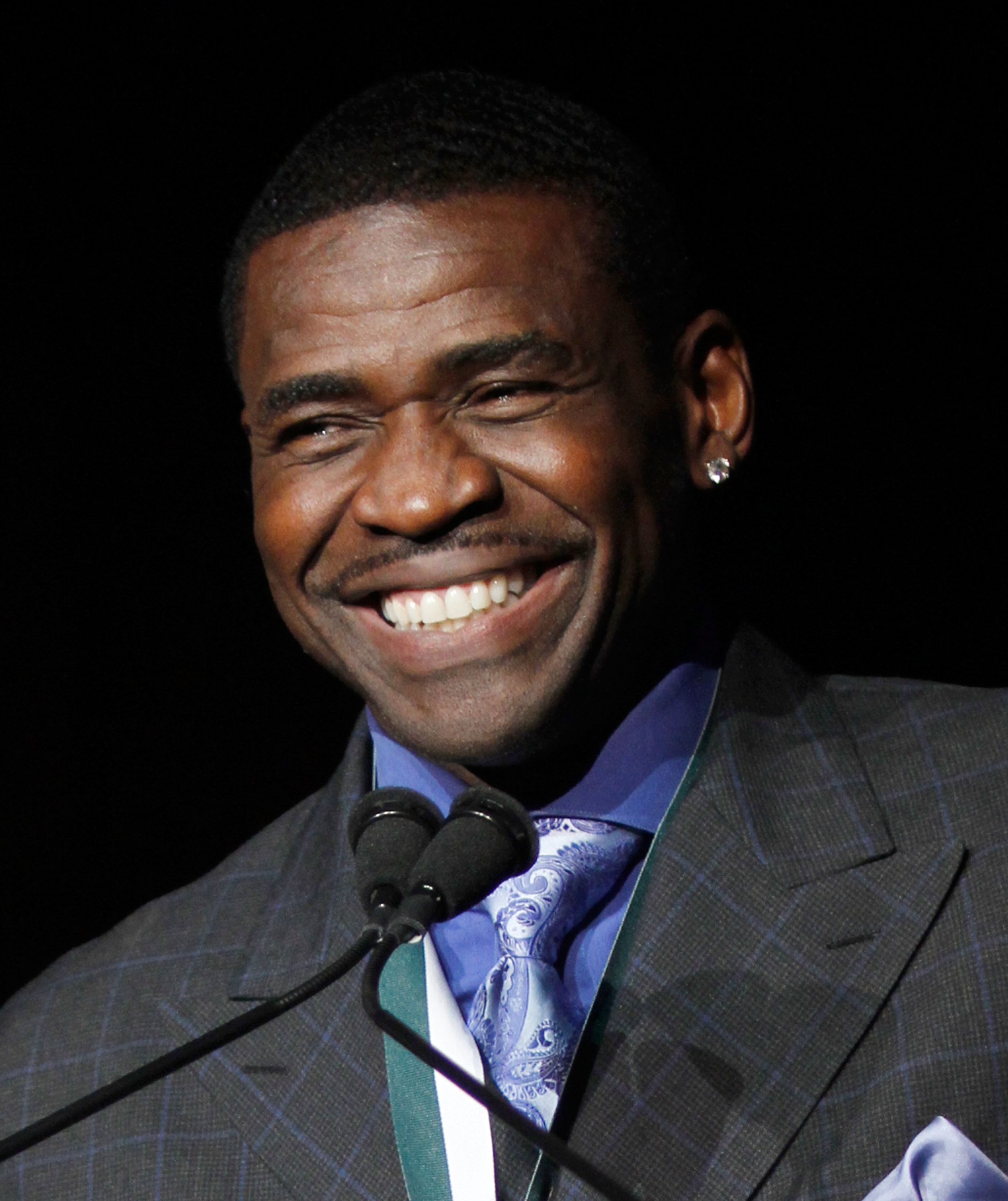 NEW YORK - SEPTEMBER 27: Former NFL player Michael Irvin speaks during the 25th Great Sports Legends Dinner to benefit The Buoniconti Fund to Cure Paralysis at The Waldorf=Astoria on September 27, 2010 in New York City. (Photo by Thos Robinson/Getty Ima NEW YORK - SEPTEMBER 27: Former NFL player Michael Irvin speaks during the 25th Great Sports Legends Dinner to benefit The Buoniconti Fund to Cure Paralysis at The Waldorf=Astoria on September 27, 2010 in New York City. (Photo by Thos Robinson/Getty Ima
