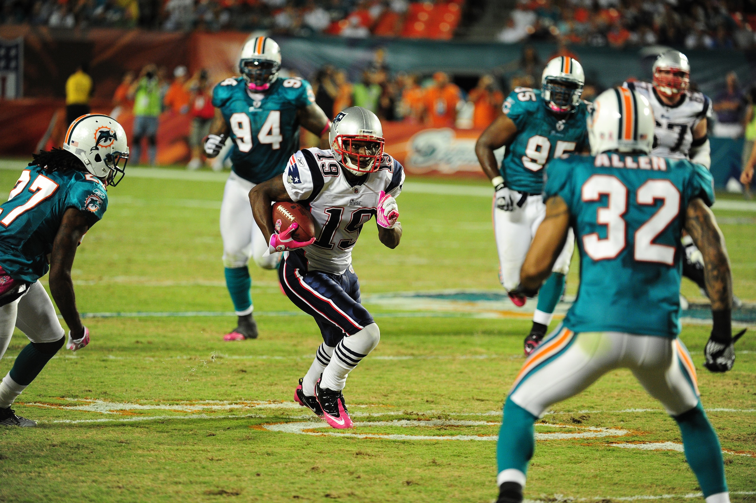 MIAMI - OCTOBER 4: Brandon Tate #19 of the New England Patriots carries the ball against the Miami Dolphins at Sun Life Field on October 4, 2010 in Miami, Florida. (Photo by Scott Cunningham/Getty Images) MIAMI - OCTOBER 4: Brandon Tate #19 of the New England Patriots carries the ball against the Miami Dolphins at Sun Life Field on October 4, 2010 in Miami, Florida. (Photo by Scott Cunningham/Getty Images)