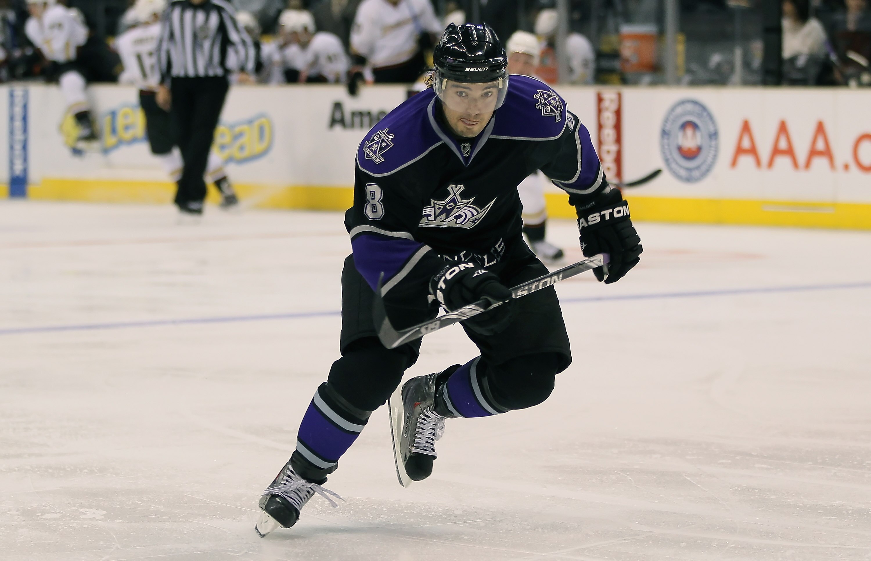 LOS ANGELES, CA - SEPTEMBER 28:  Drew Doughty #8 of the Los Angeles Kings skates against the Anaheim Ducks at Staples Center on September 28, 2010 in Los Angeles, California.  (Photo by Jeff Gross/Getty Images)
