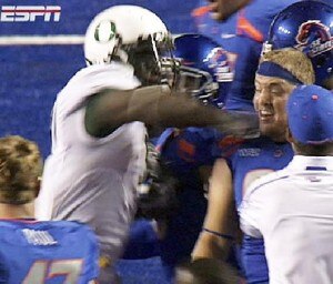 Blount throwing his famous punch from the game against Boise State last year. Not bad form.