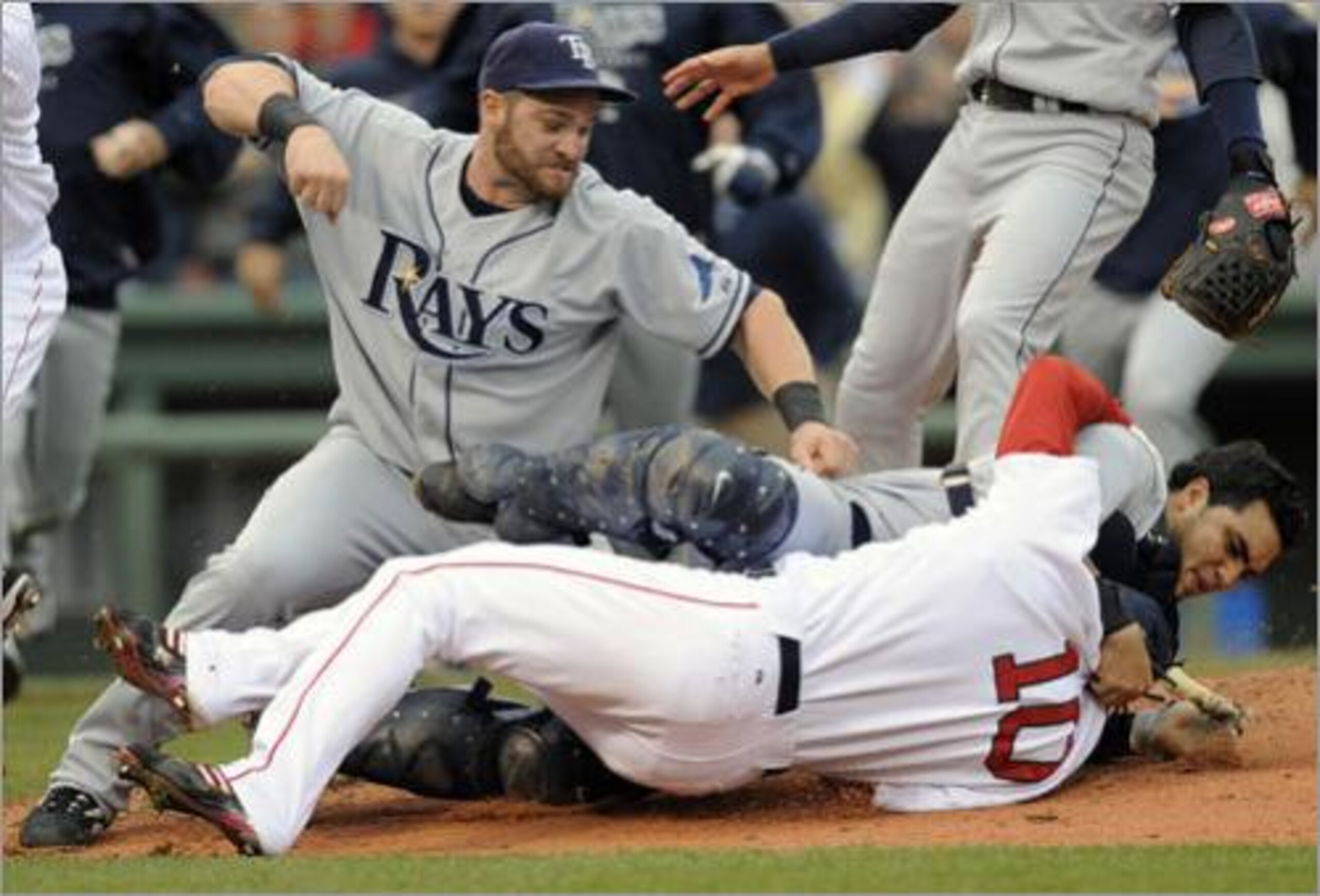 Gomes lines up a nice right in a scuffle against the Red Sox when Gomes was a Ray.
