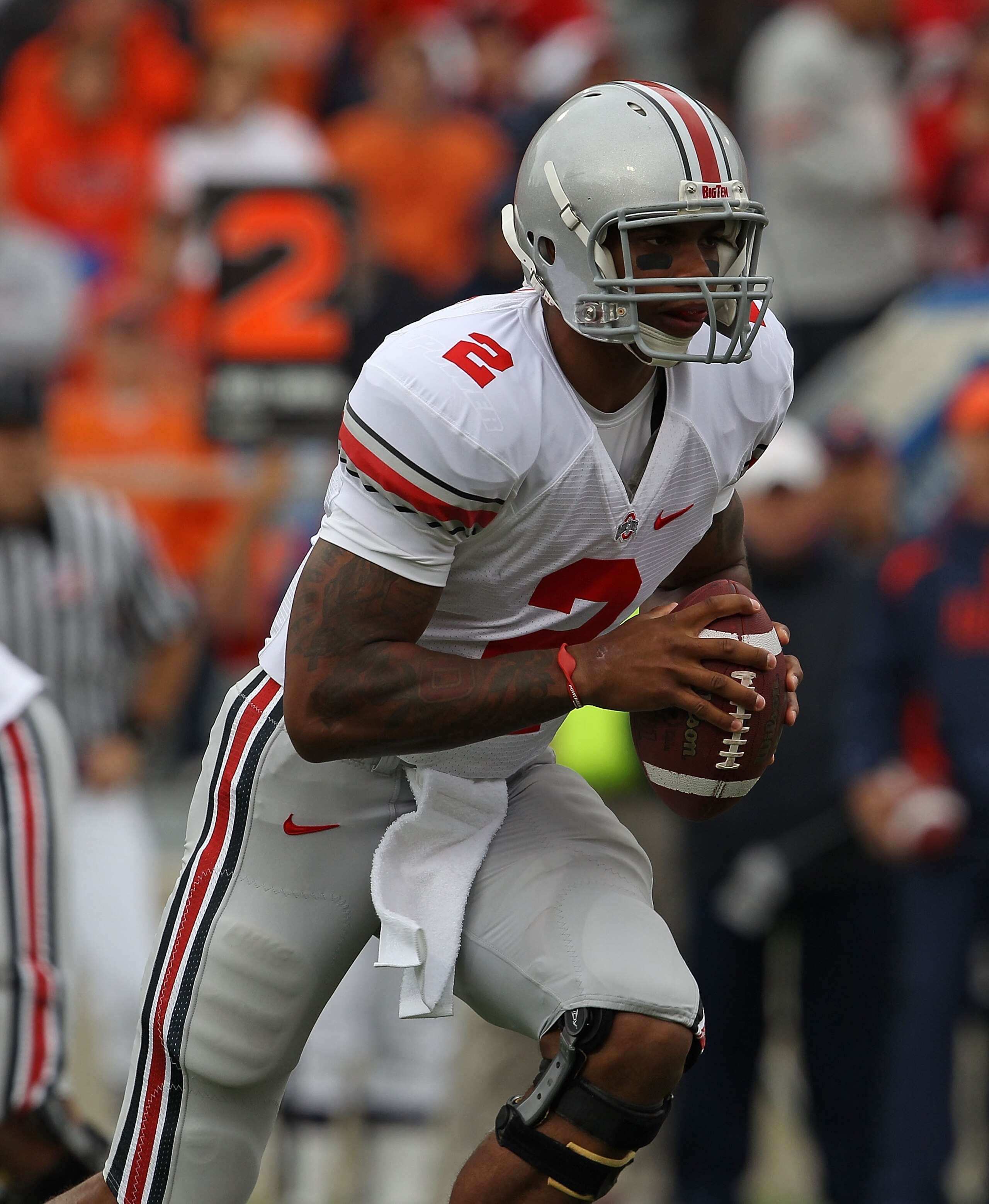 CHAMPAIGN, IL - OCTOBER 02: Terrelle Pryor #2 of the Ohio State Buckeyes runs for yardage against the Illinois Fighting Illini at Memorial Stadium on October 2, 2010 in Champaign, Illinois. Ohio State defeated Illinois 24-13. (Photo by Jonathan Daniel/Get