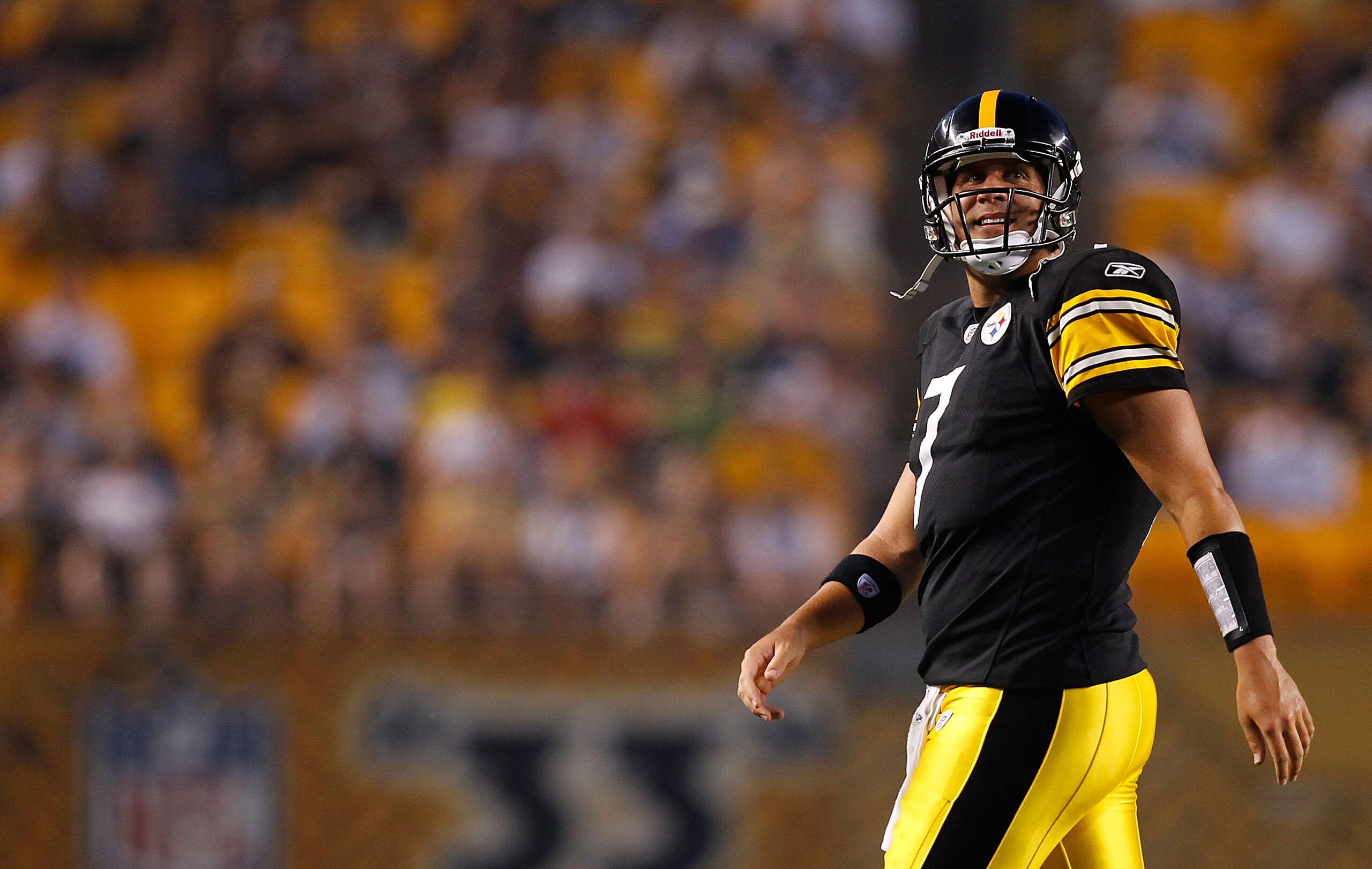 PITTSBURGH - SEPTEMBER 02:  Ben Roethlisberger #7 of the Pittsburgh Steelers looks up at the scoreboard after his final drive against the Carolina Panthers during the preseason game on September 2, 2010 at Heinz Field in Pittsburgh, Pennsylvania.  (Photo