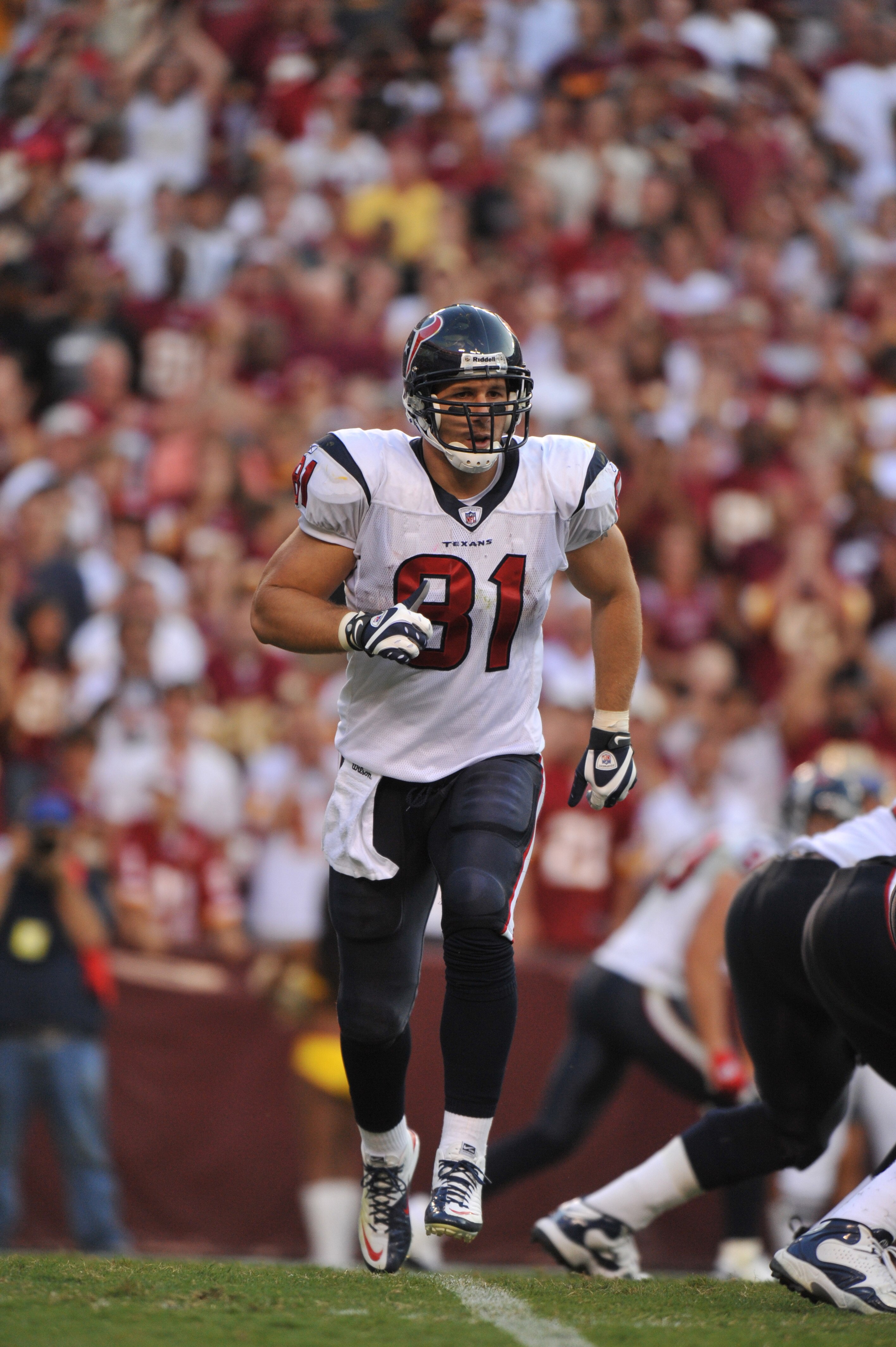LANDOVER - SEPTEMBER 19: Owen Daniels #81 of the Houston Texans runs in the backfield during the game against the Washington Redskins at FedExField on September 19, 2010 in Landover, Maryland. The Texans defeated the Redskins in overtime 30-27. (Photo by LANDOVER - SEPTEMBER 19: Owen Daniels #81 of the Houston Texans runs in the backfield during the game against the Washington Redskins at FedExField on September 19, 2010 in Landover, Maryland. The Texans defeated the Redskins in overtime 30-27. (Photo by