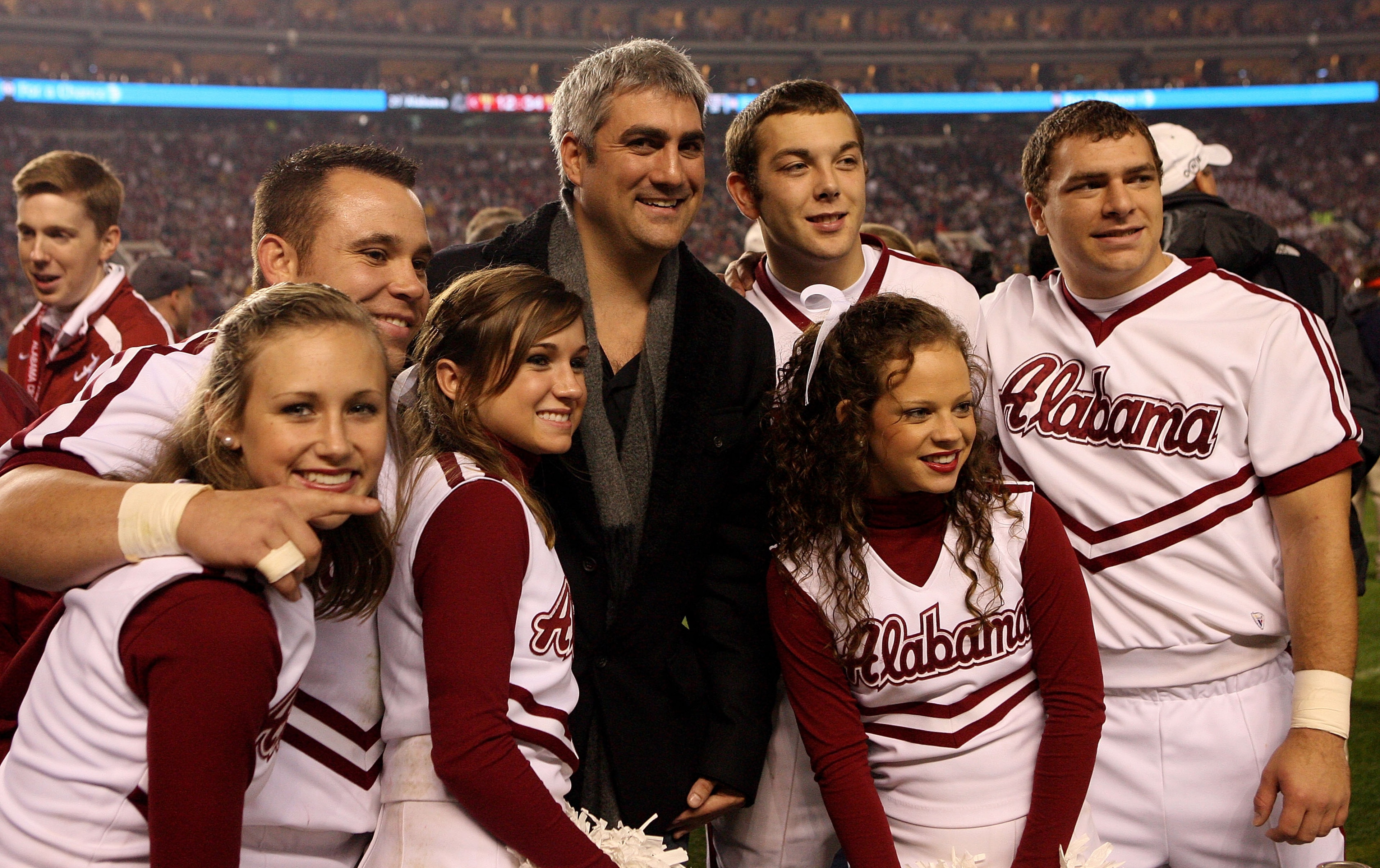 TUSCALOOSA, AL - NOVEMBER 29:  American Idol 5 winner Taylor Hicks poses with some cheerleaders of the Alabama Crimson Tide as they take on the Auburn Tigers at Bryant-Denny Stadium on November 29, 2008 in Tuscaloosa, Alabama. Alabama defeated Auburn 36-0