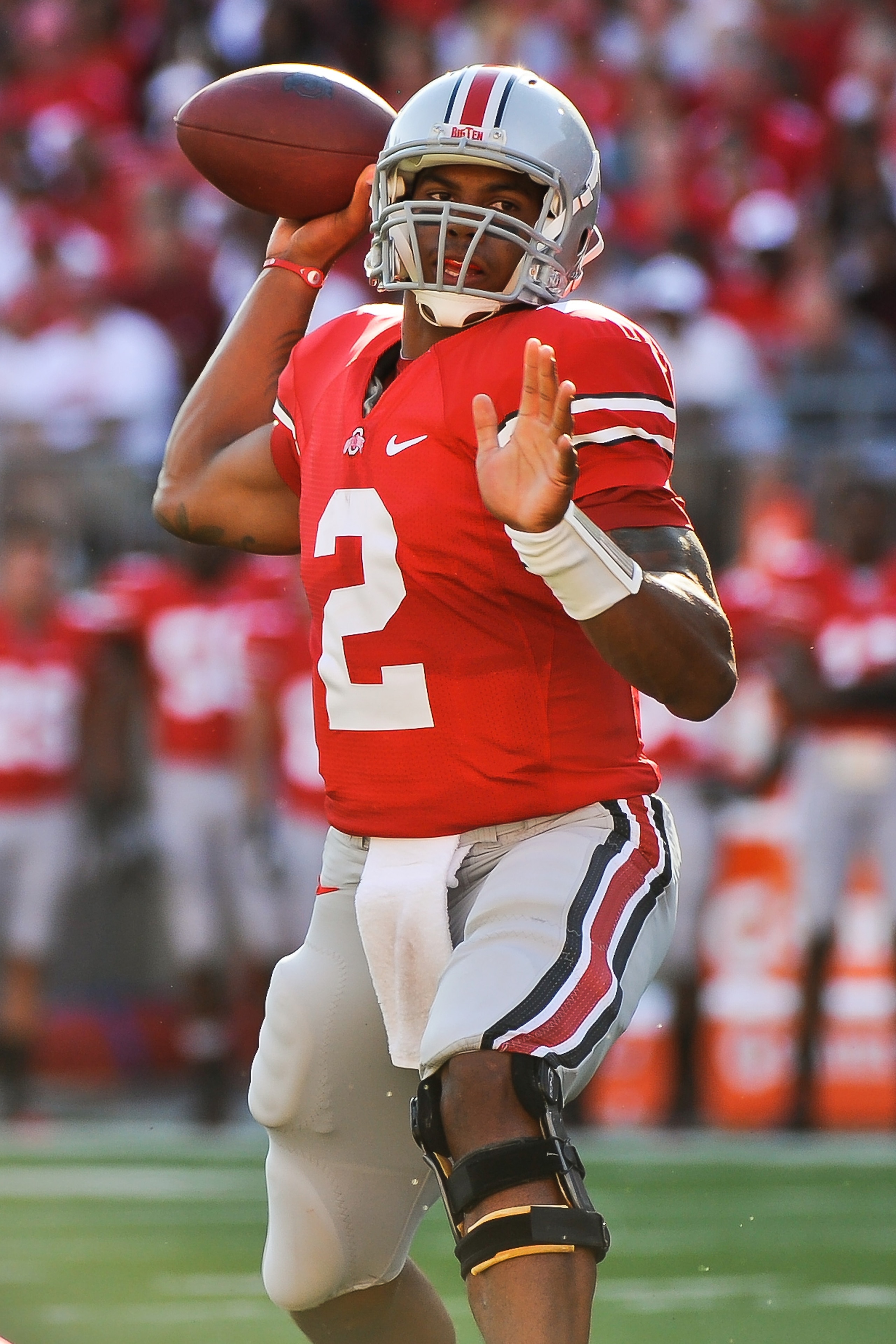 COLUMBUS, OH - SEPTEMBER 25:  Terrelle Pryor #2 of the Ohio State Buckeyes passes against the Eastern Michigan Eagles at Ohio Stadium on September 25, 2010 in Columbus, Ohio.  Ohio State won 73-20. (Photo by Jamie Sabau/Getty Images)