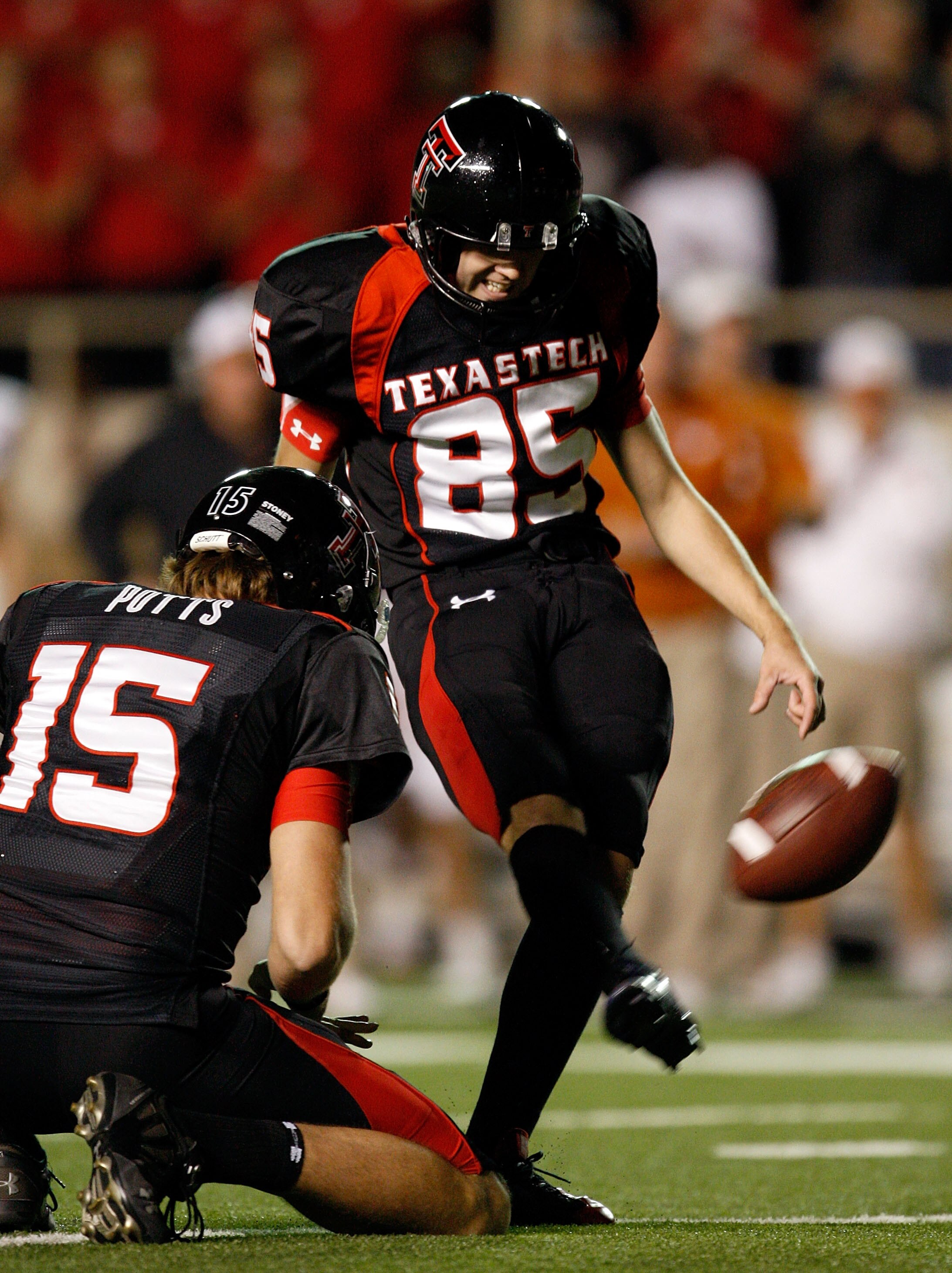 LUBBOCK, TX - NOVEMBER 01:  Kicker Matt Williams #85 of the Texas Tech Red Raiders kicks a field goal during the game against the Texas Longhorns on November 1, 2008 at Jones Stadium in Lubbock, Texas.  (Photo by Jamie Squire/Getty Images)