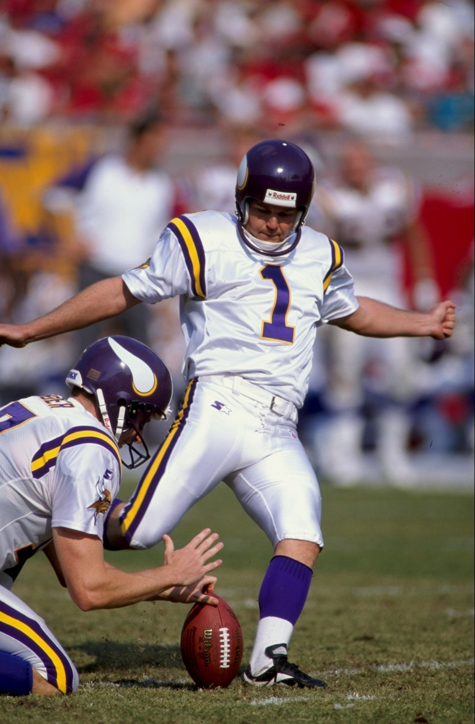 1 Nov 1998:  Kicker Gary Anderson #1 of the Minnesota Vikings kicks the ball during the game against the Tampa Bay Buccaneers at Raymond James Stadium in Tampa, Florida. The Buccaneers defeated the Vikings 27-24Mandatory Credit: Scott Halleran  /Allsport