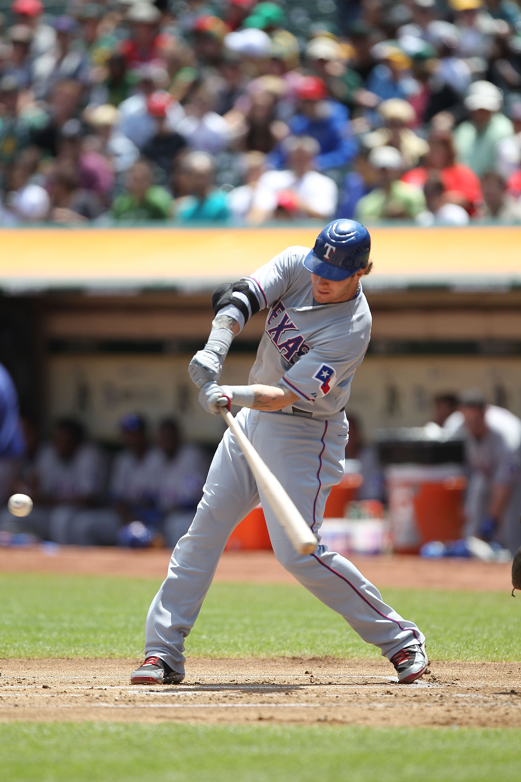 OAKLAND, CA - AUGUST 08:  Josh Hamilton #32 of the Texas Rangers bats against the Oakland Athletics during an MLB game at the Oakland-Alameda County Coliseum on August 8, 2010 in Oakland, California.  (Photo by Jed Jacobsohn/Getty Images)