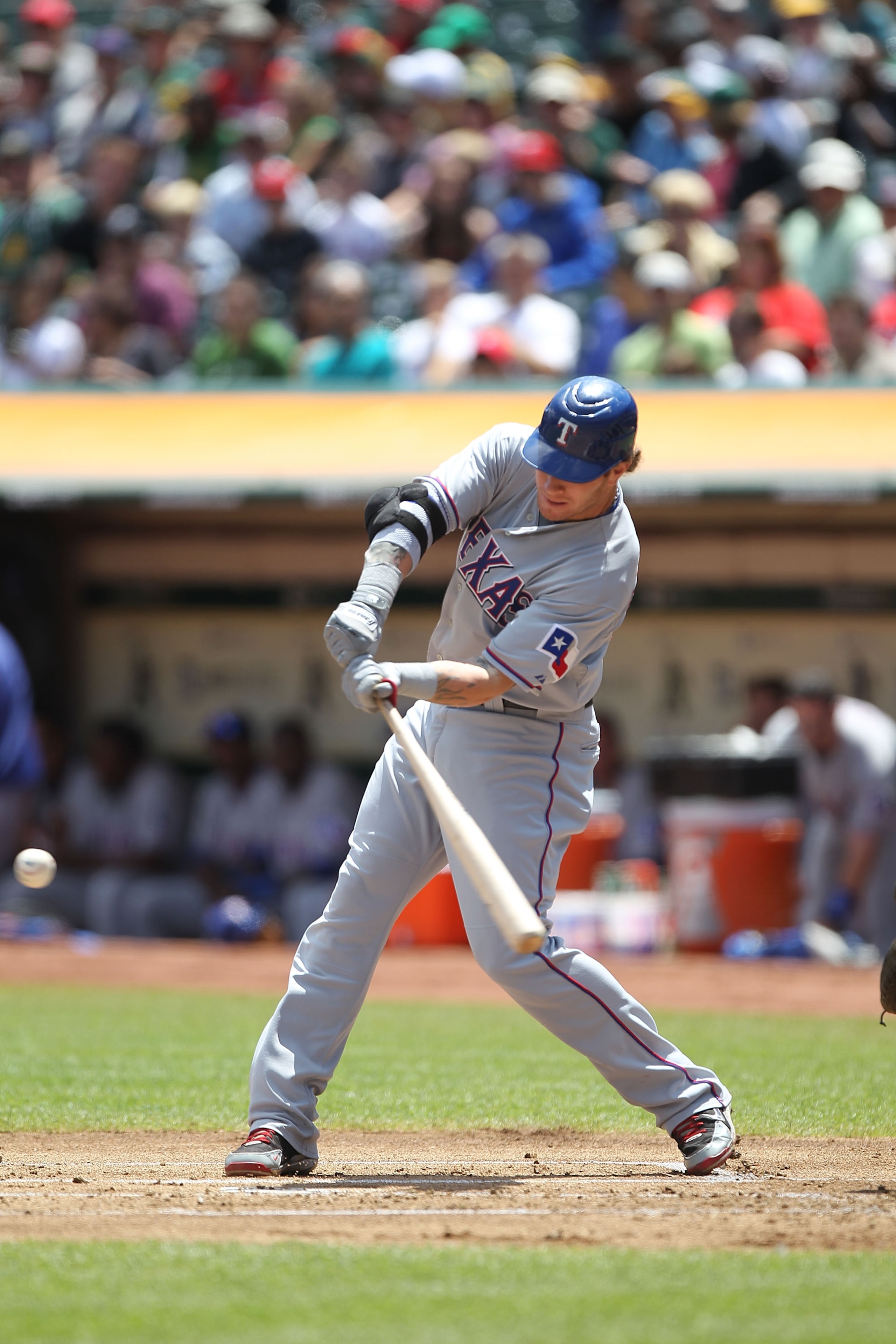 OAKLAND, CA - AUGUST 08:  Josh Hamilton #32 of the Texas Rangers bats against the Oakland Athletics during an MLB game at the Oakland-Alameda County Coliseum on August 8, 2010 in Oakland, California.  (Photo by Jed Jacobsohn/Getty Images)