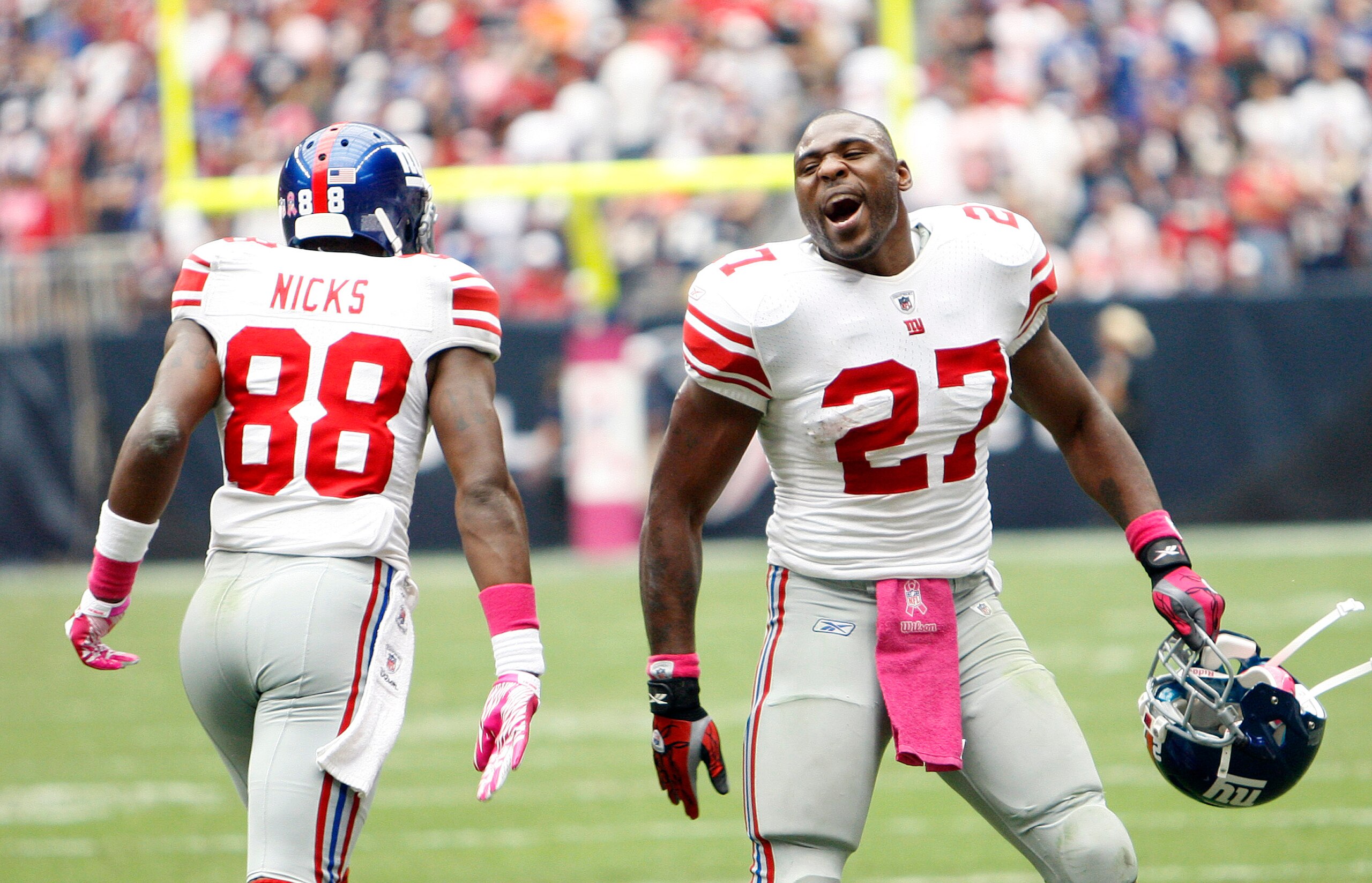 HOUSTON - OCTOBER 10: Wide receiver Hakeem Nicks #88 of the New York Giants is congratulated by Brandon Jacobs #27 after scoring in the second quarter at Reliant Stadium on October 10, 2010 in Houston, Texas. (Photo by Bob Levey/Getty Images) HOUSTON - OCTOBER 10: Wide receiver Hakeem Nicks #88 of the New York Giants is congratulated by Brandon Jacobs #27 after scoring in the second quarter at Reliant Stadium on October 10, 2010 in Houston, Texas. (Photo by Bob Levey/Getty Images)