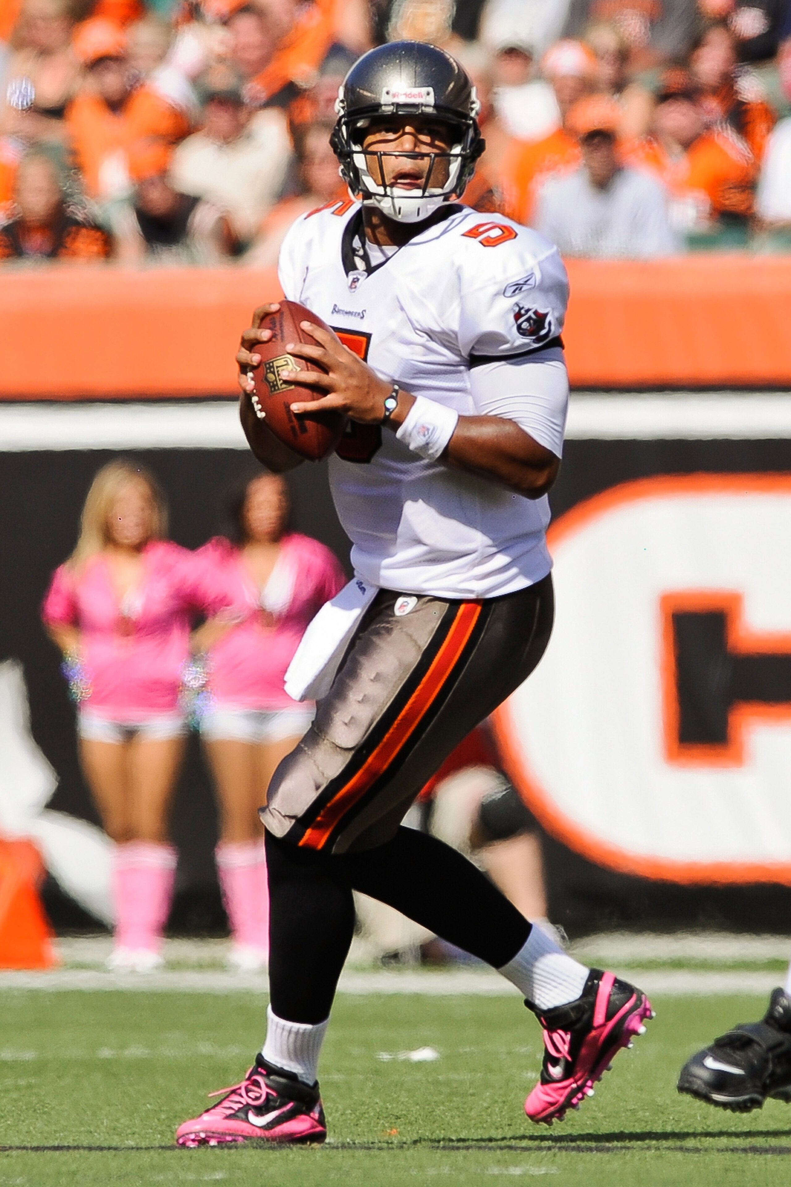 CINCINNATI, OH - OCTOBER 10: Quarterback Josh Freeman #5 of the Tampa Bay Buccaneers drops back to pass against the Cincinnati Bengals at Paul Brown Stadium on October 10, 2010 in Cincinnati, Ohio. (Photo by Jamie Sabau/Getty Images)