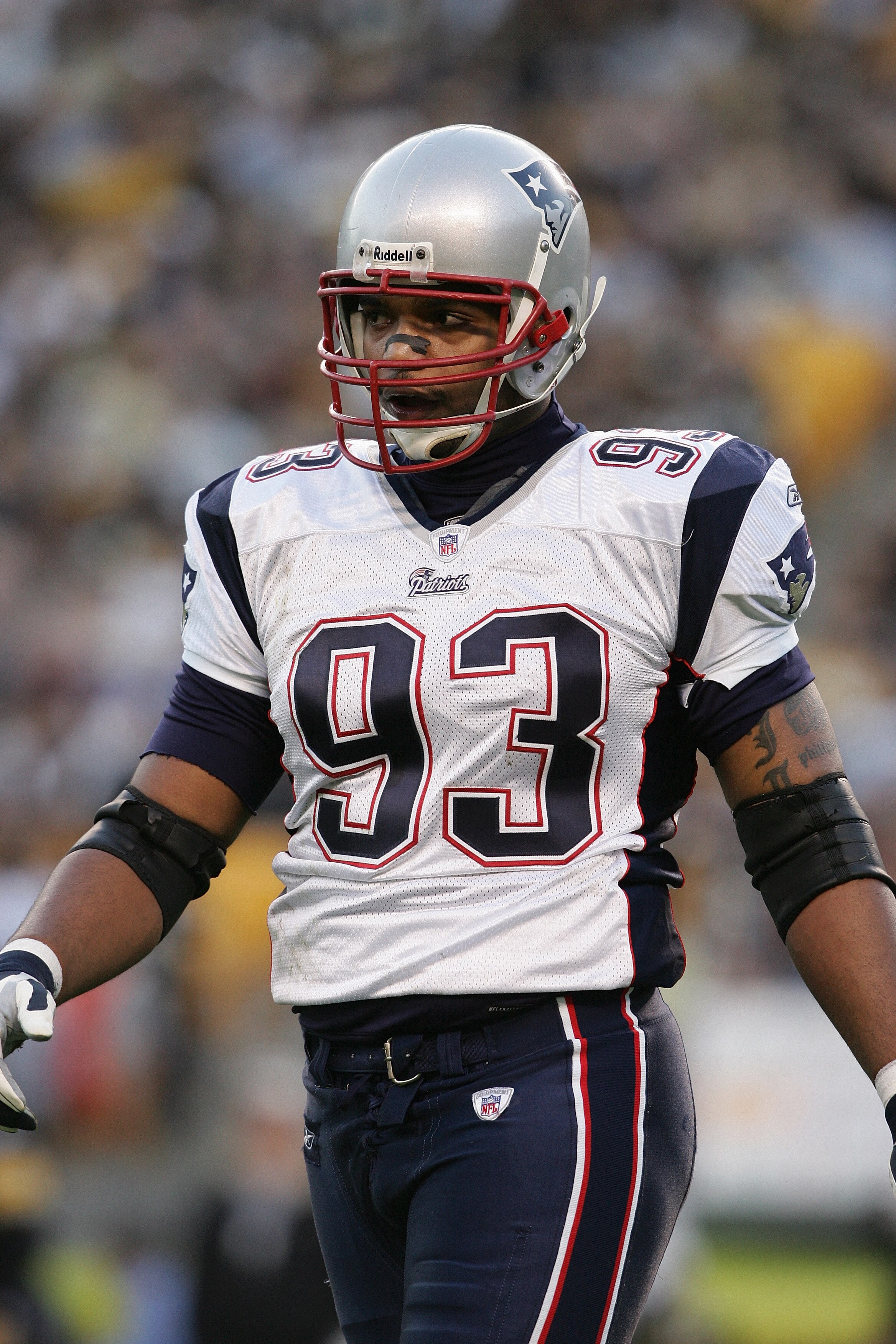 PITTSBURGH - OCTOBER 31:  Defensive tackle Richard Seymour #93 of the New England Patriots walks on the sidelines during the game against the Pittsburgh Steelers at Heinz Field on October 31, 2004 in Pittsburgh, Pennsylvania. The Steelers defeated the Pat