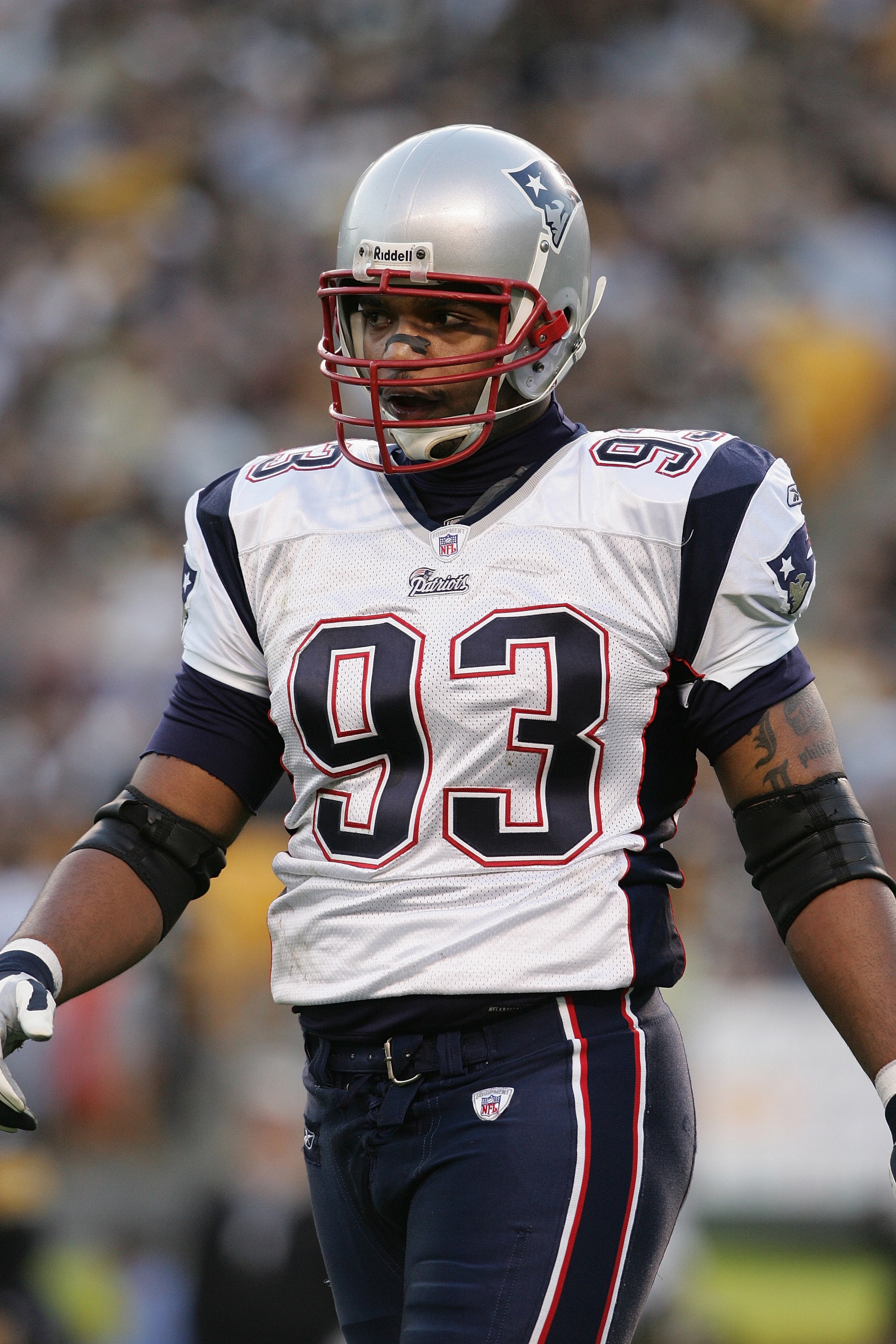 PITTSBURGH - OCTOBER 31:  Defensive tackle Richard Seymour #93 of the New England Patriots walks on the sidelines during the game against the Pittsburgh Steelers at Heinz Field on October 31, 2004 in Pittsburgh, Pennsylvania. The Steelers defeated the Pat