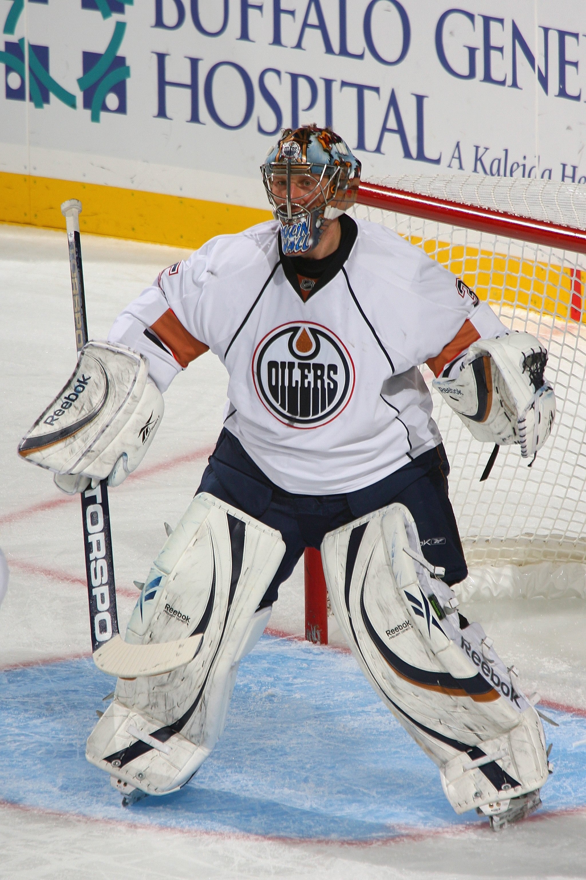 BUFFALO, NY - NOVEMBER 11:  Nikolai Khabibulin #35 of the Edmonton Oilers defends the net during the game against the Buffalo Sabres at HSBC Arena on November 11, 2009 in Buffalo, New York.  (Photo by Rick Stewart/Getty Images)