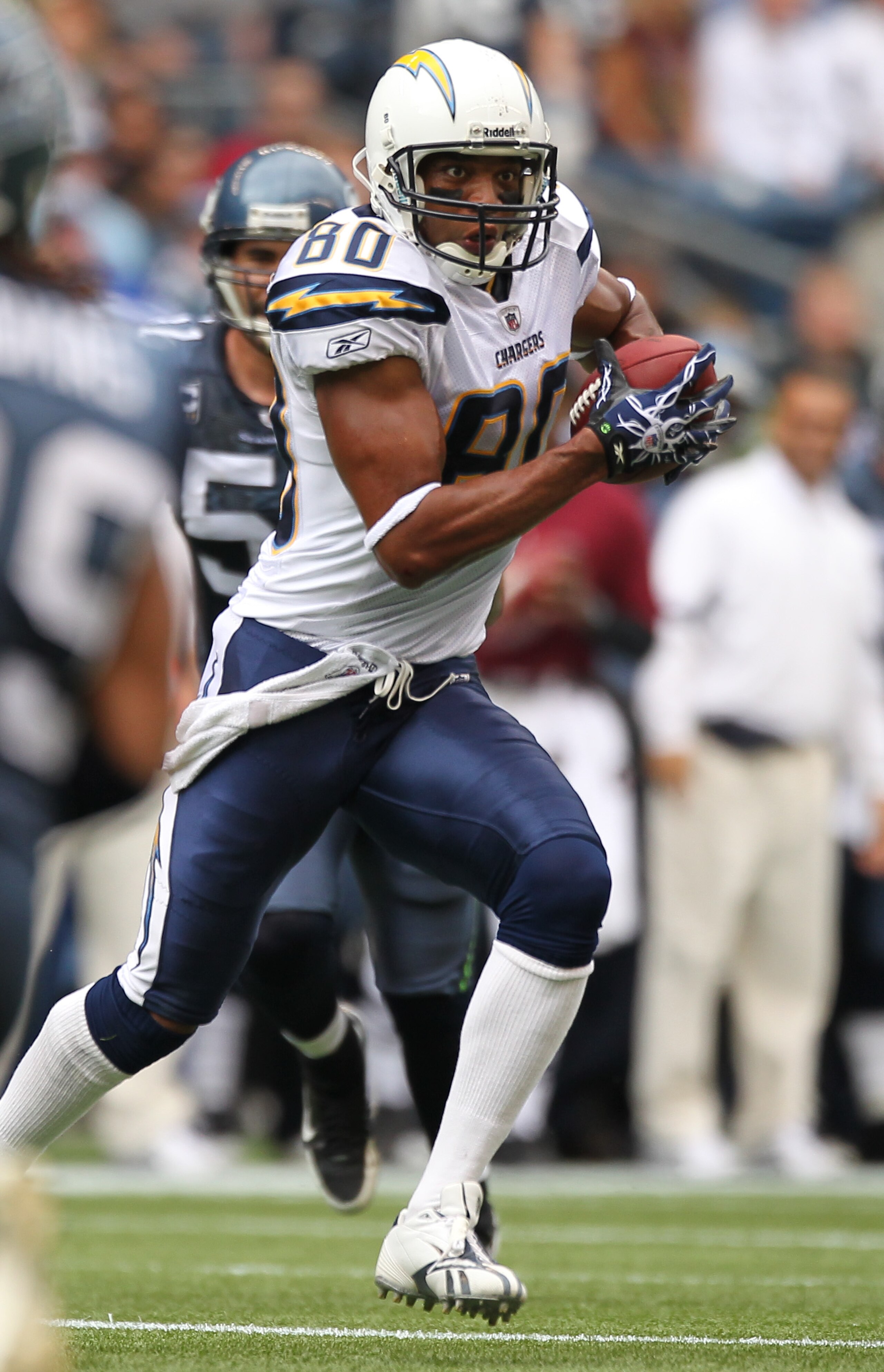 SEATTLE - SEPTEMBER 26:  Wide receiver Malcom Floyd #80 of the San Diego Chargers rushes against the Seattle Seahawks at Qwest Field on September 26, 2010 in Seattle, Washington. (Photo by Otto Greule Jr/Getty Images)