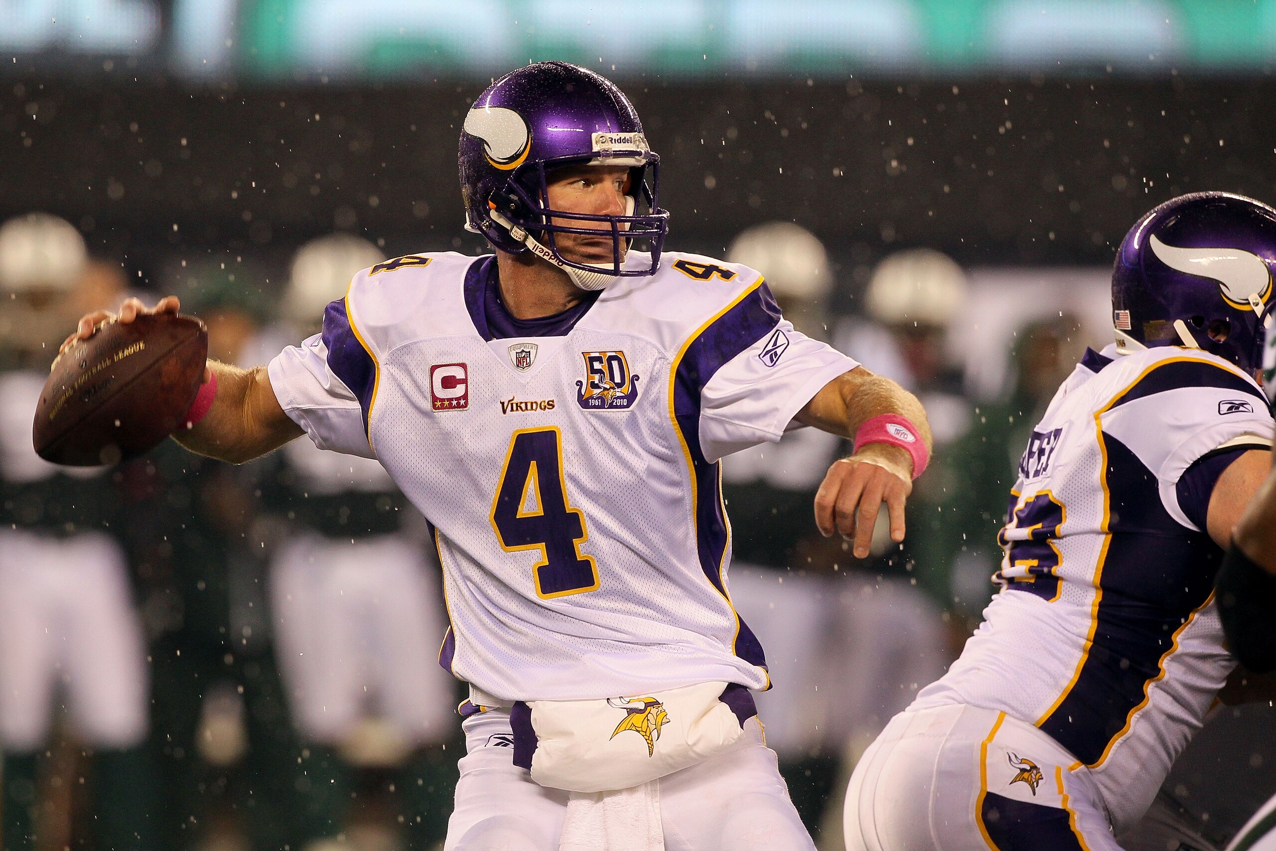 EAST RUTHERFORD, NJ - OCTOBER 11:  Brett Favre #4 of the Minnesota Vikings throws a pass against the New York Jets at New Meadowlands Stadium on October 11, 2010 in East Rutherford, New Jersey.  (Photo by Jim McIsaac/Getty Images)