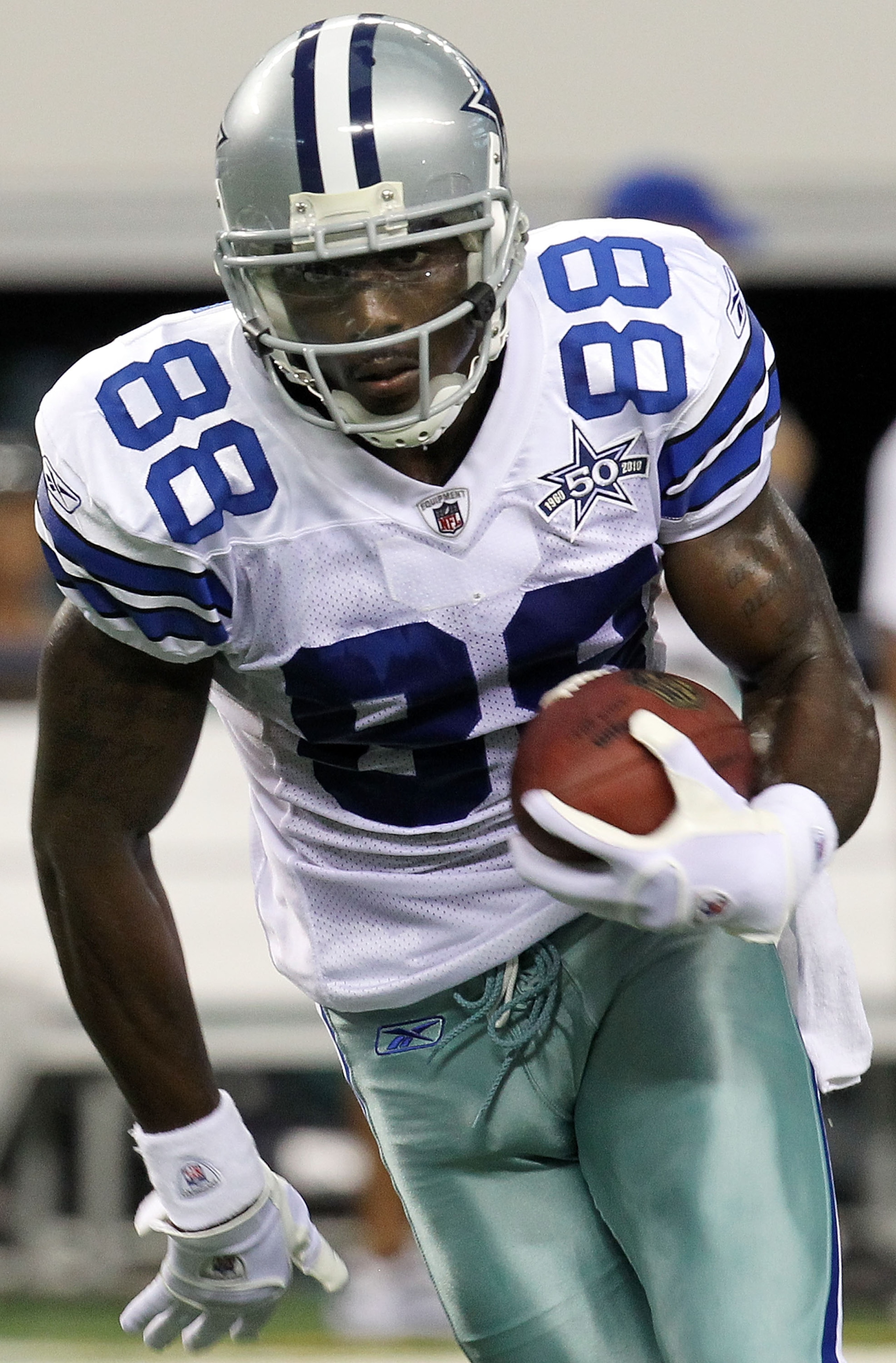 ARLINGTON, TX - SEPTEMBER 02:  Wide receiver Dez Bryant #88 of the Dallas Cowboys at Cowboys Stadium on September 2, 2010 in Arlington, Texas.  (Photo by Ronald Martinez/Getty Images)