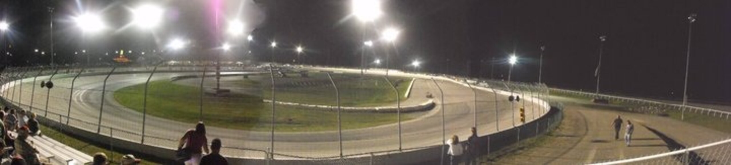 Kawartha Speedway, shot from turns 1 & 2 / (C)Ashley McCubbin